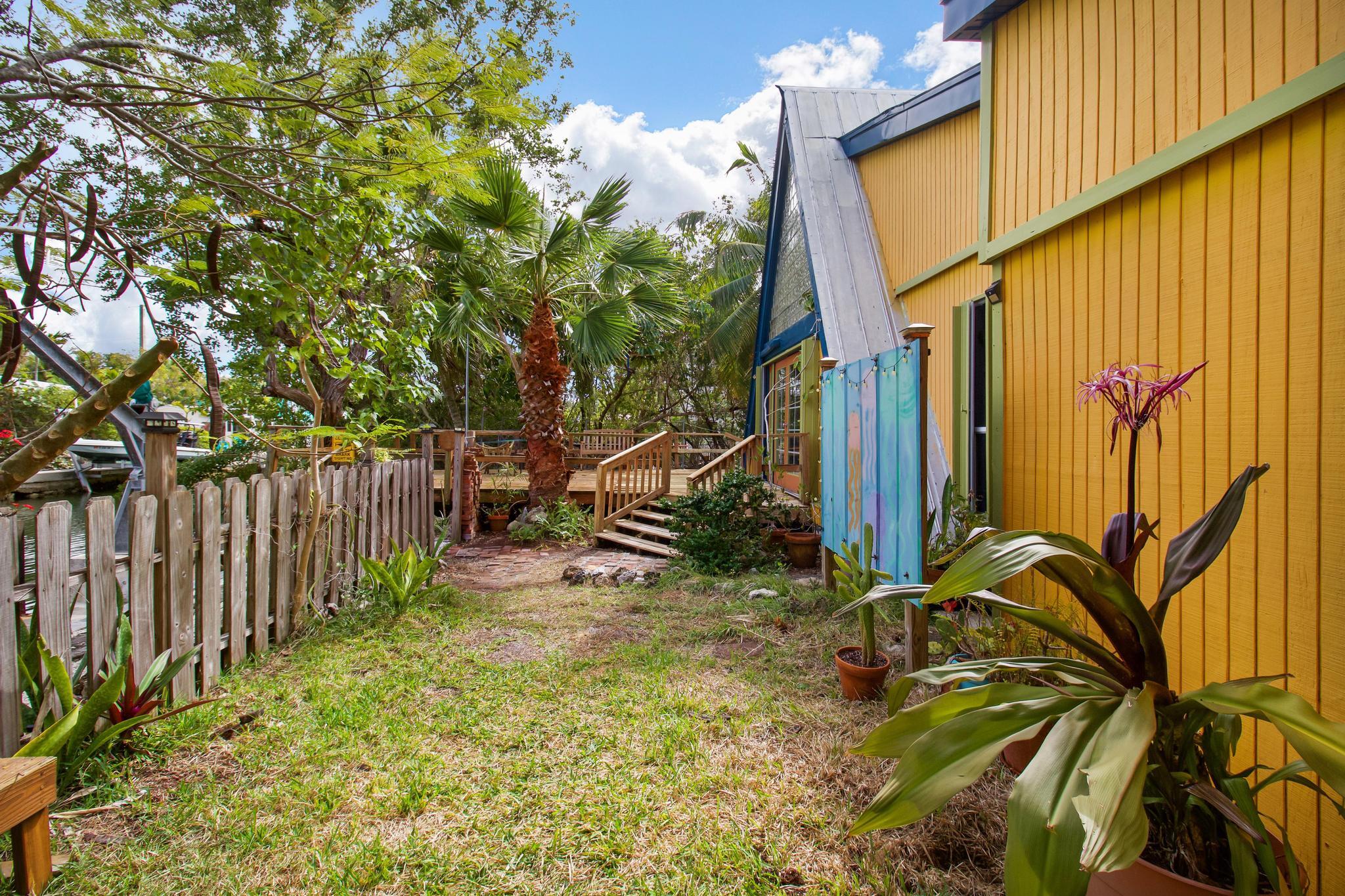 1923 Narcissus Avenue Property Photo 20