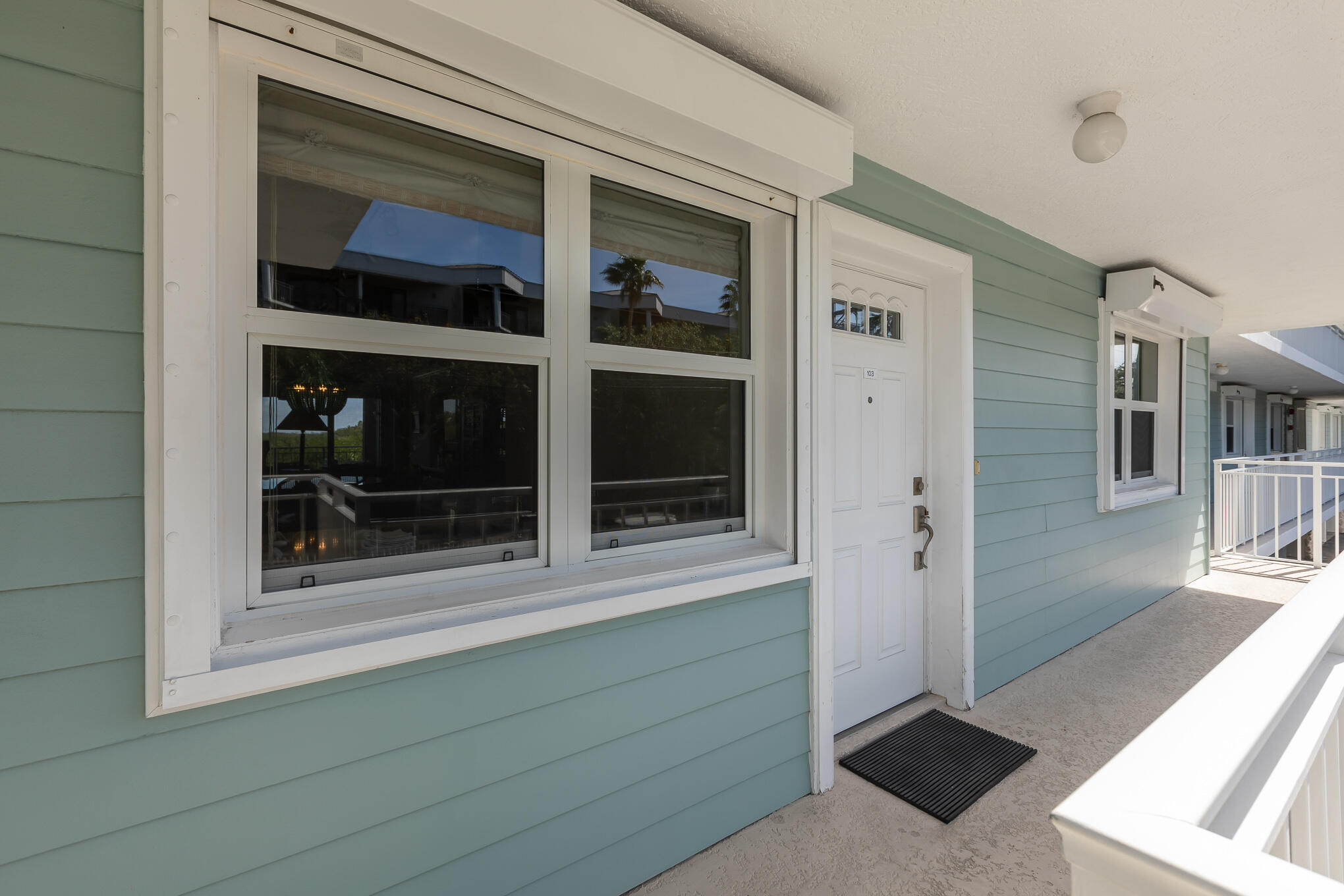 1901 S Roosevelt Boulevard, 103w Property Photo 3