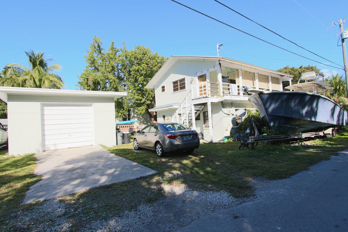 203 Tarpon Street Property Photo 2