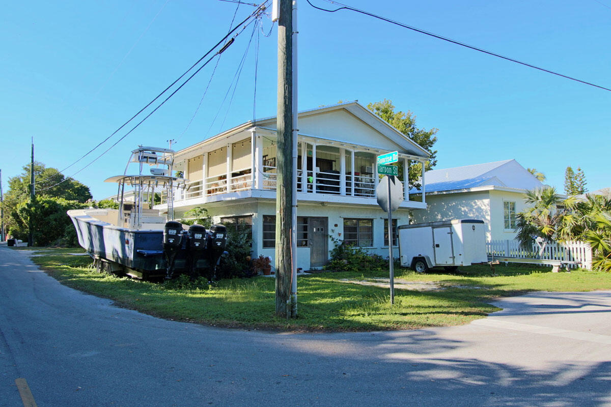 203 Tarpon Street Property Photo 7