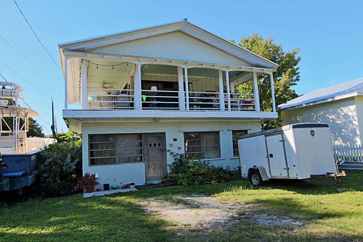 203 Tarpon Street Property Photo 8