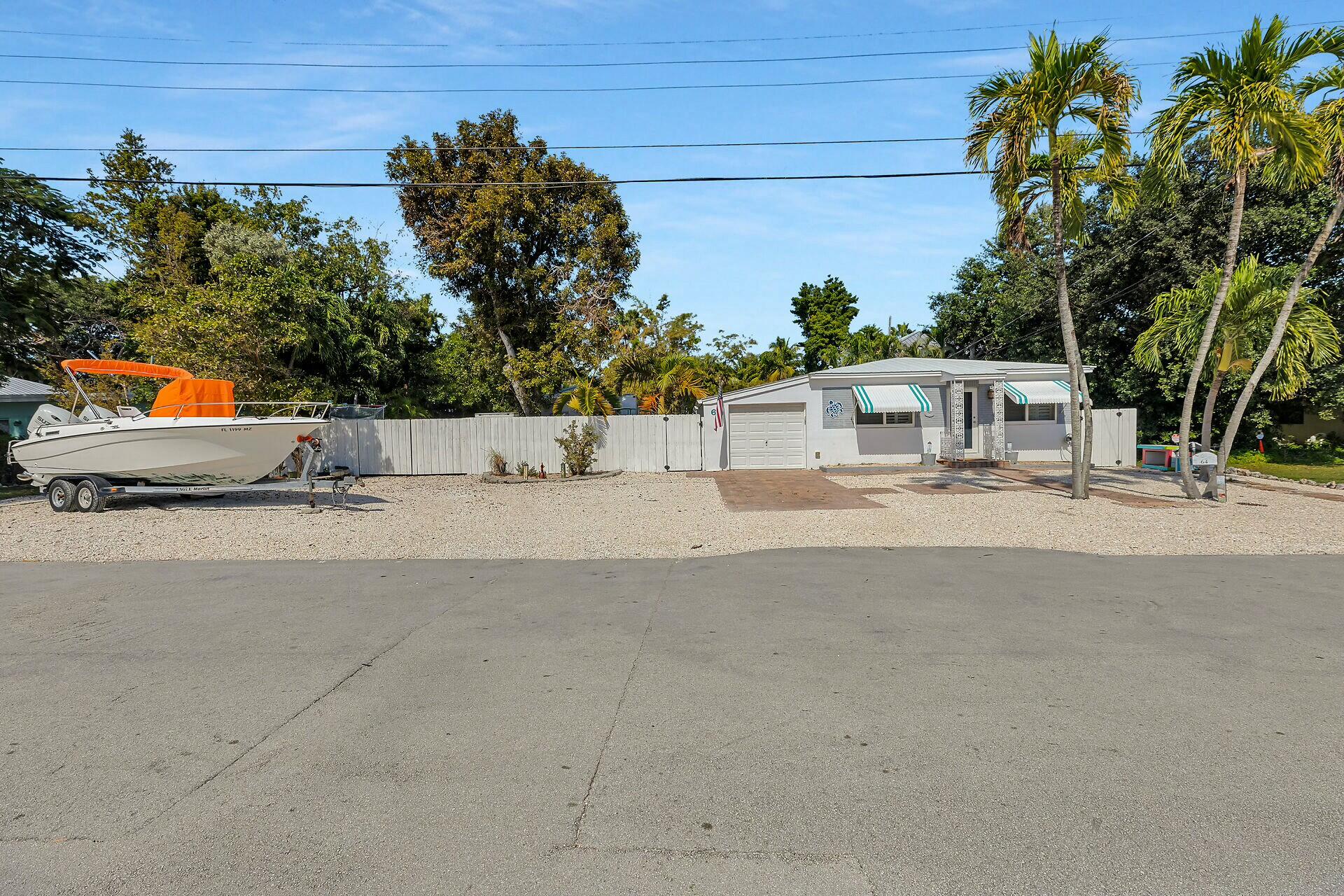 64 Snapper Avenue Property Photo 2