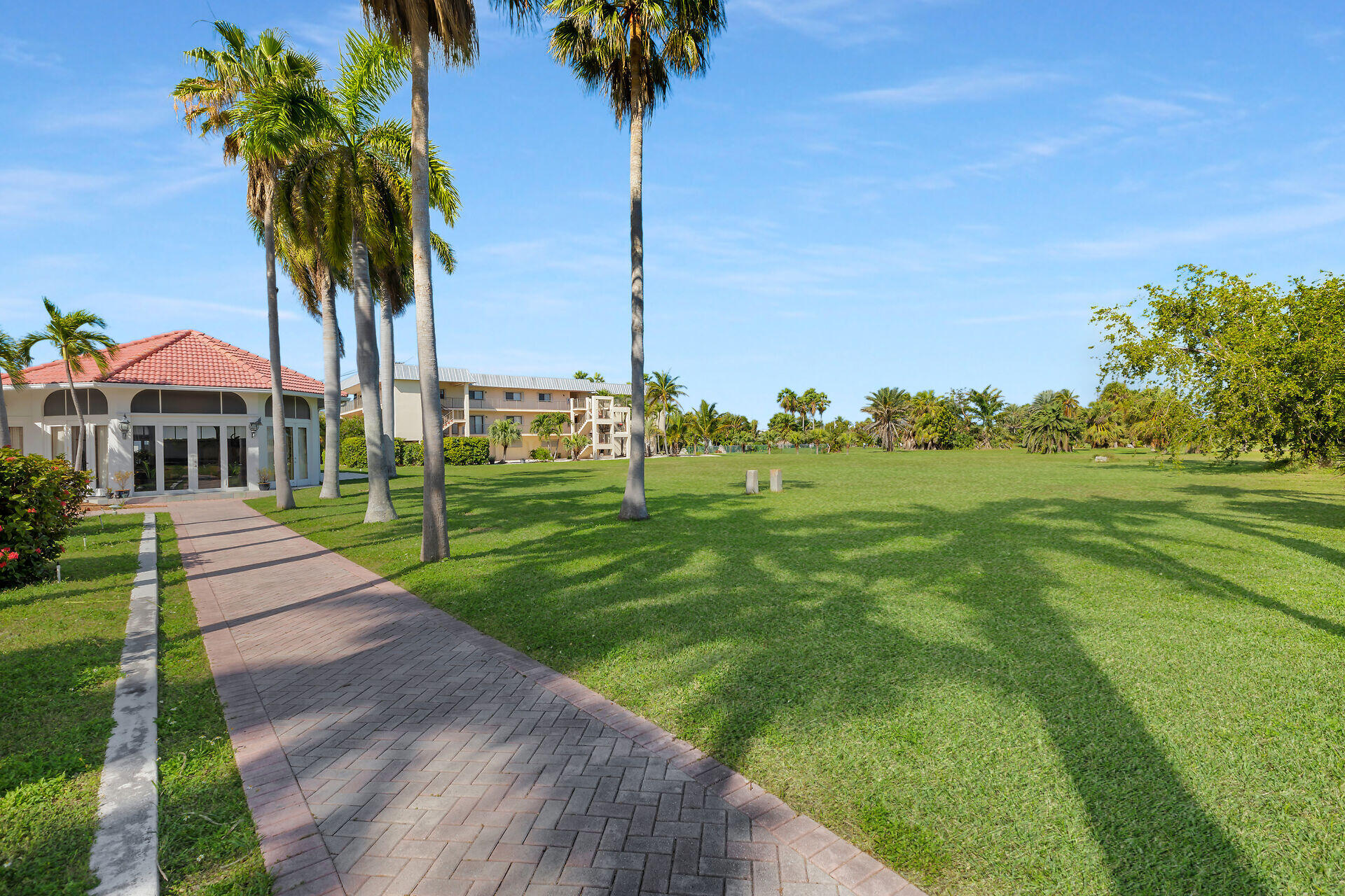 700 W Ocean Drive Property Photo 14