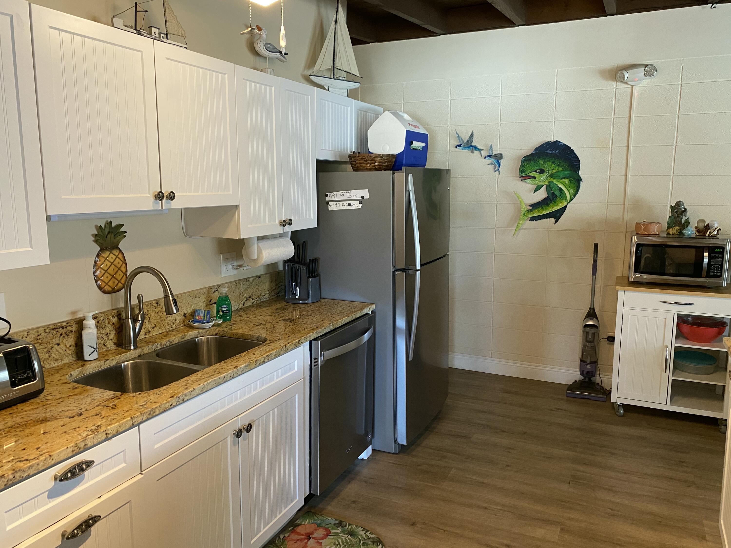 591 9th Street Property Photo 2