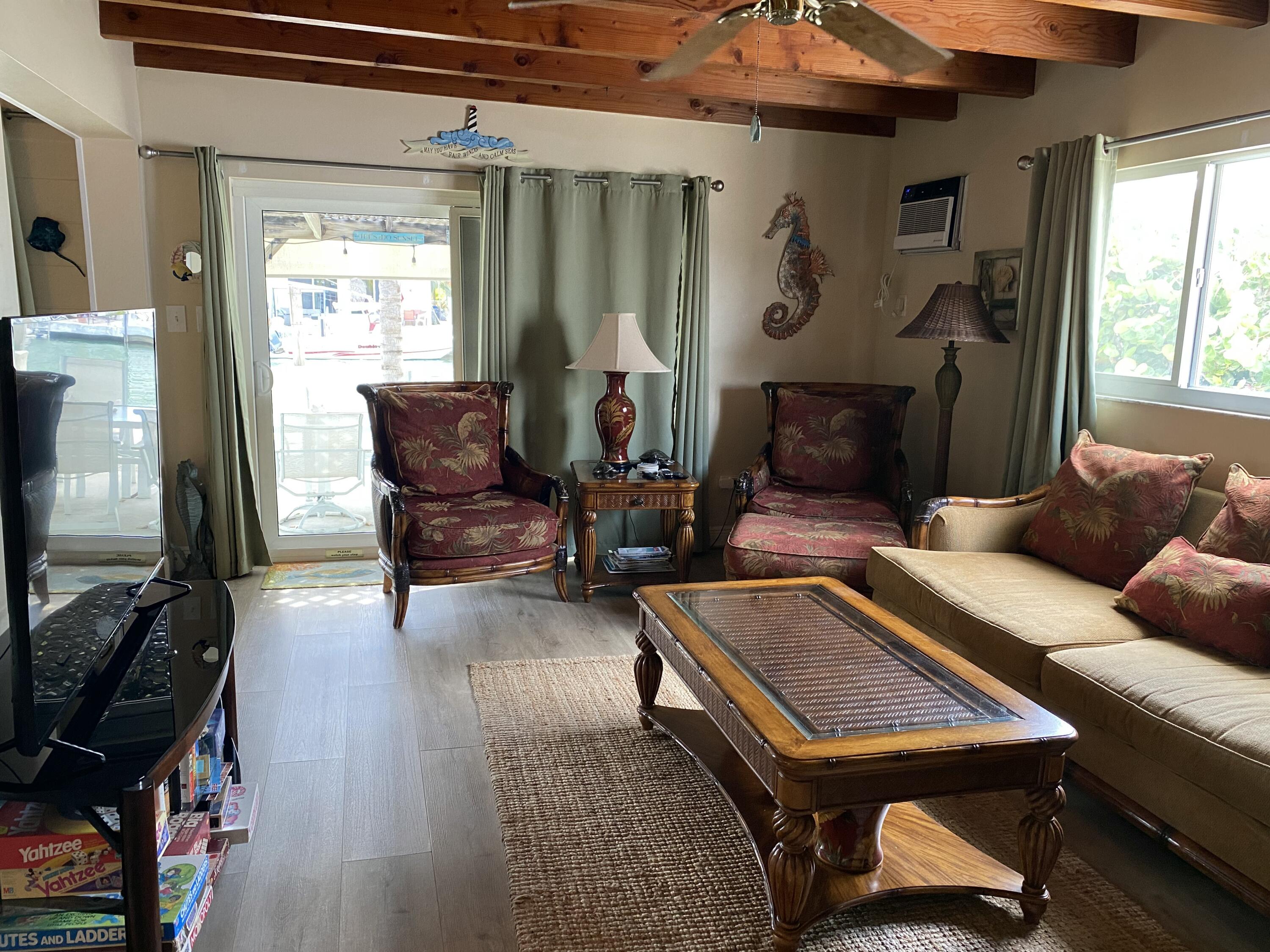 591 9th Street Property Photo 8