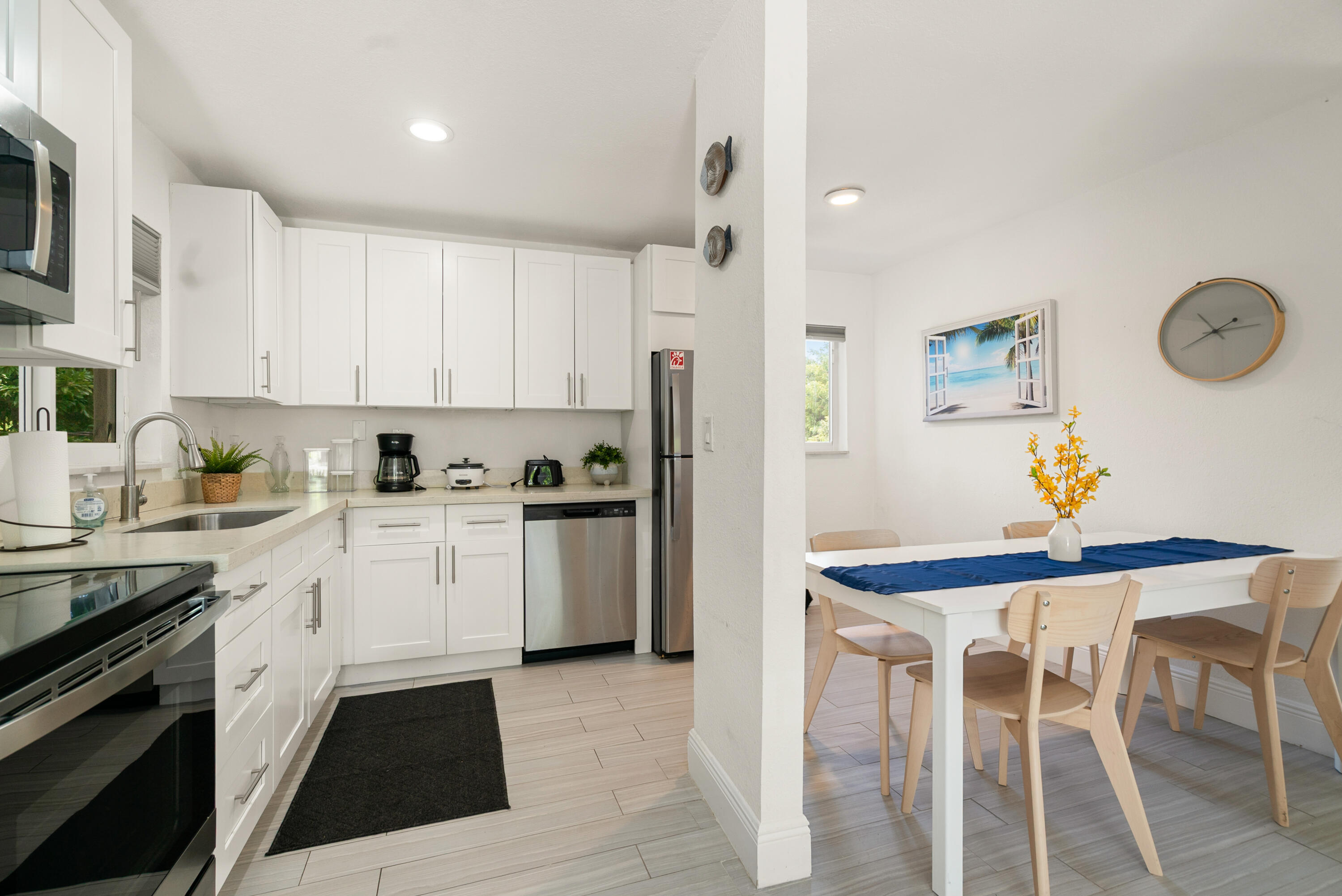 102 Harry Harris Drive Property Photo 4