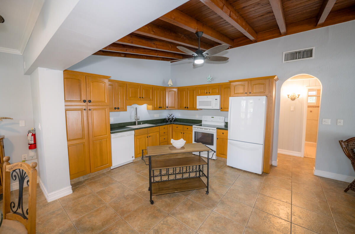 917 Lobster Lane Property Photo 8
