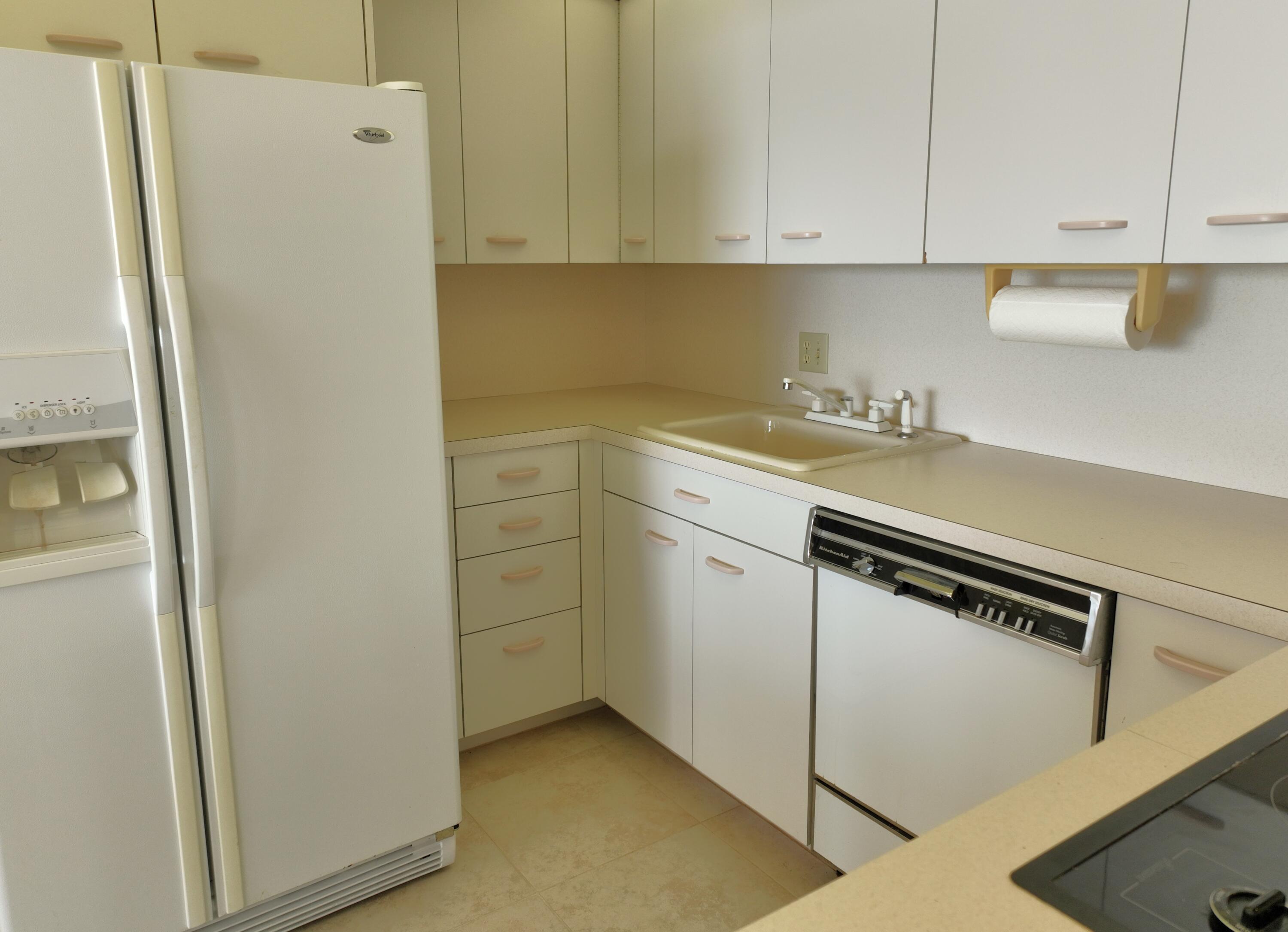 2000 Coco Plum Drive, 601 Property Photo 11