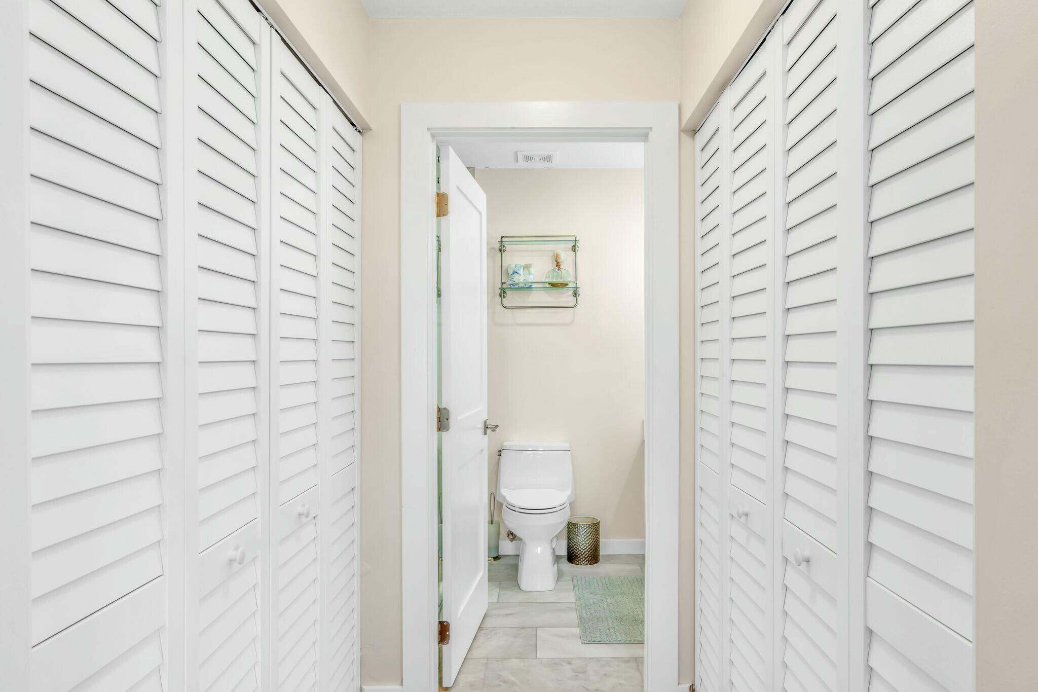 9860 Leeward Avenue Property Photo 19