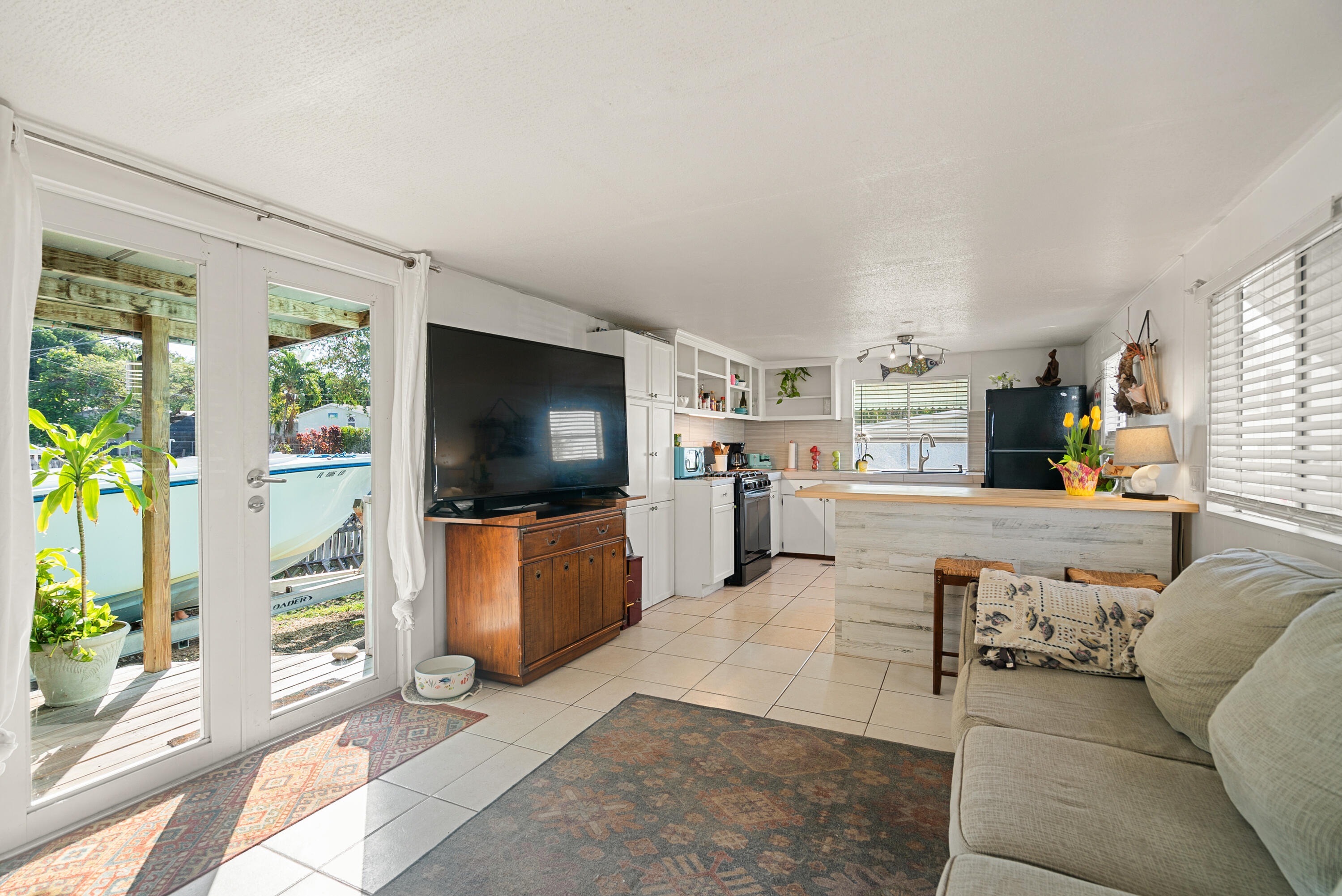 145 2nd Court Property Photo 8