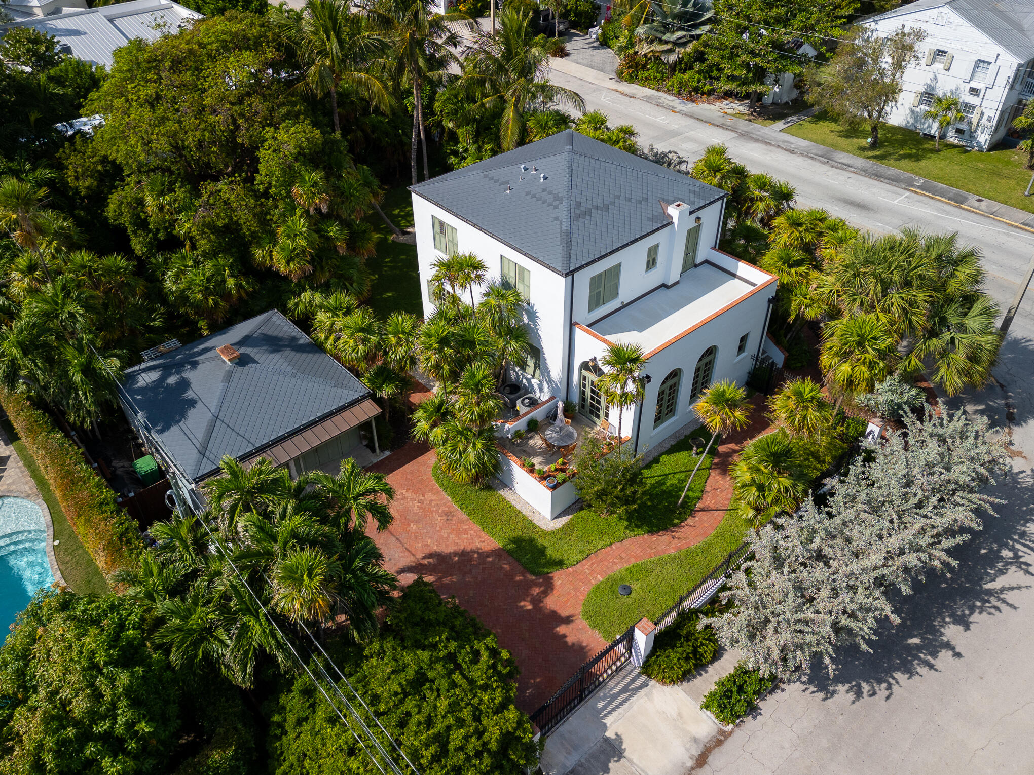 924 Flagler Avenue Property Photo 3