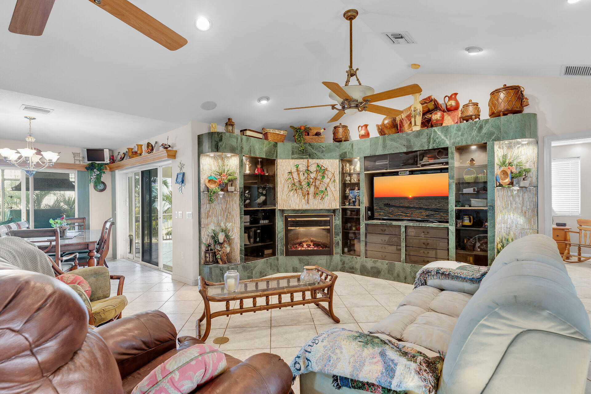 9960 Aviation Boulevard Property Photo 7