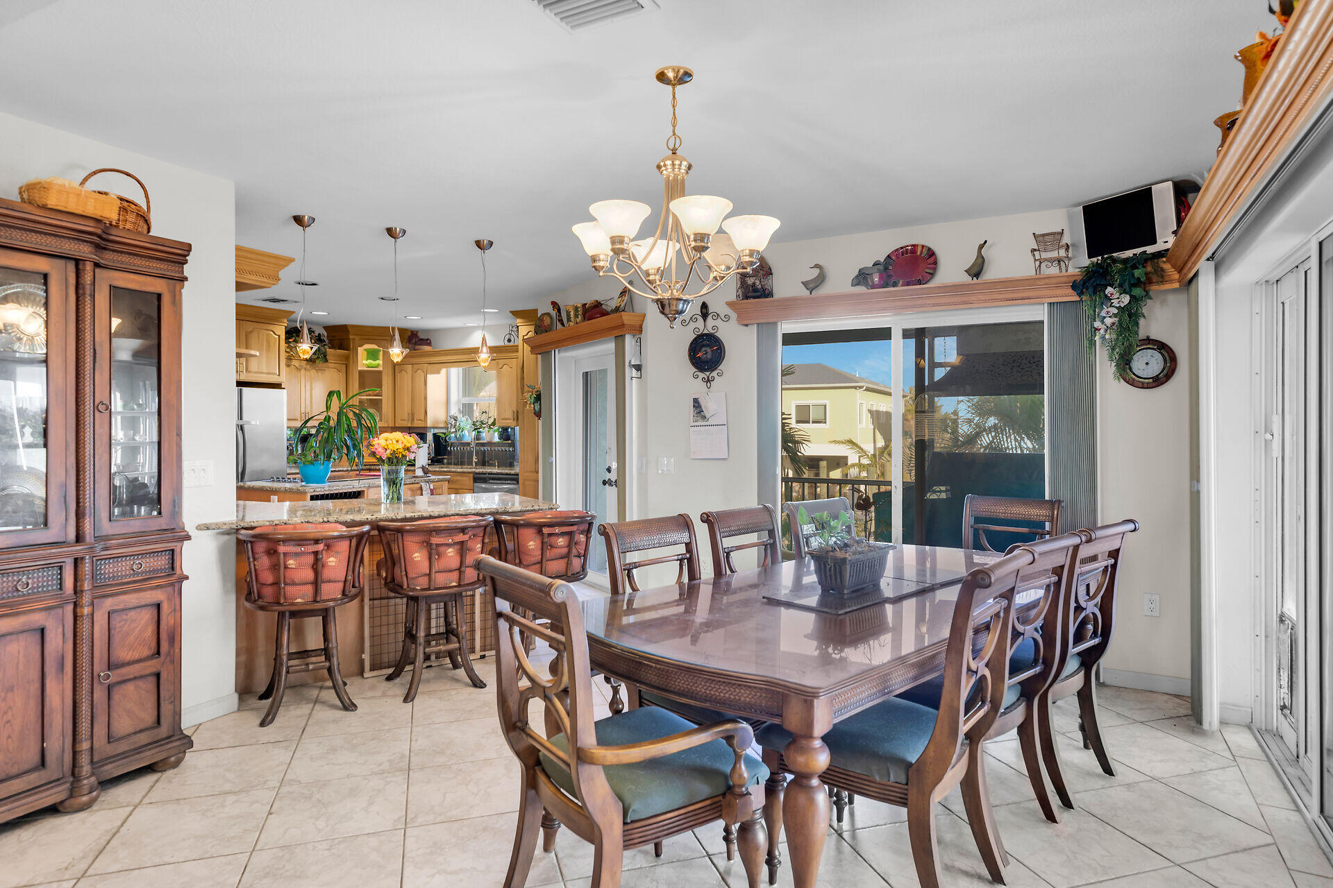 9960 Aviation Boulevard Property Photo 9