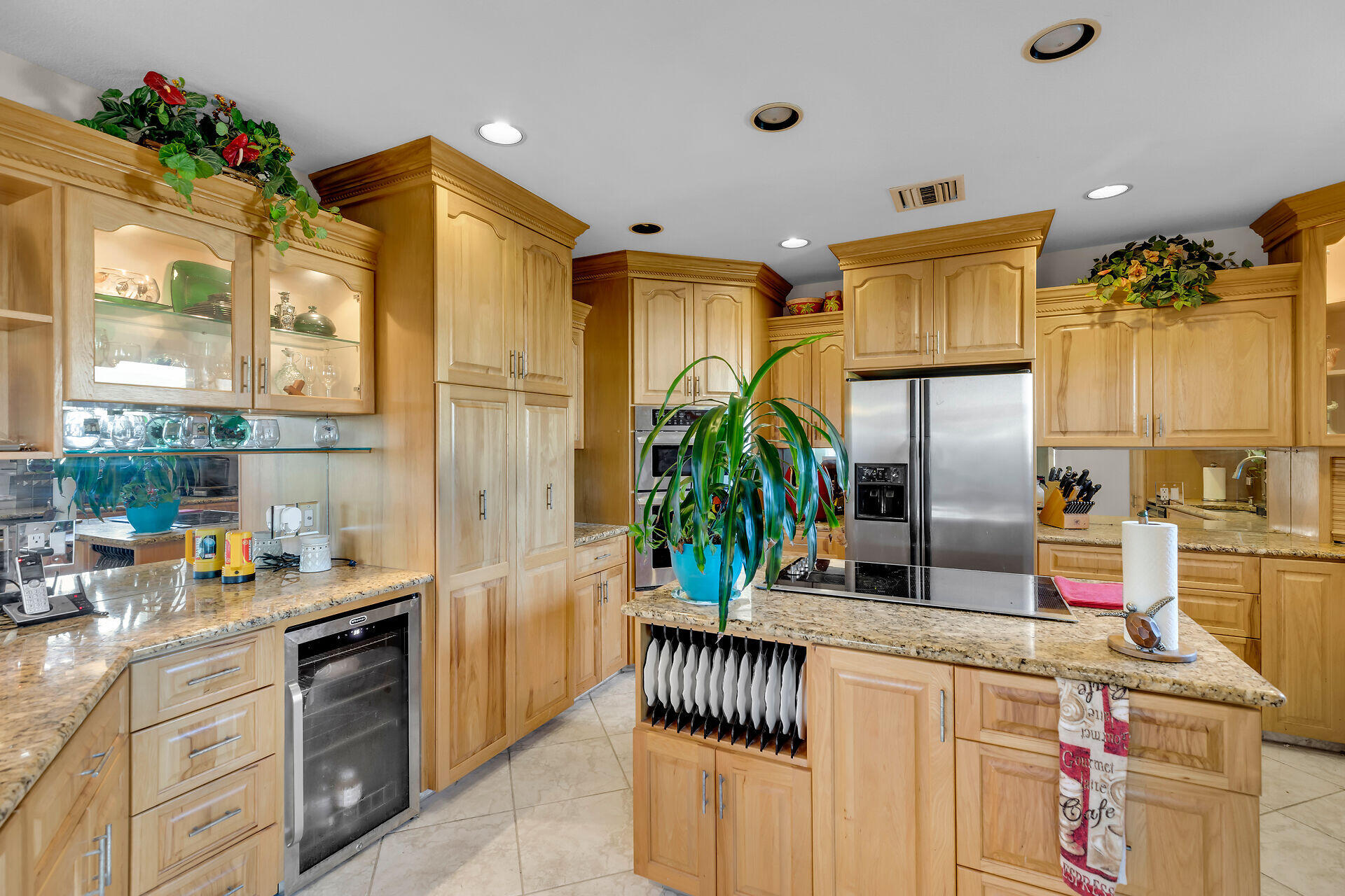 9960 Aviation Boulevard Property Photo 12