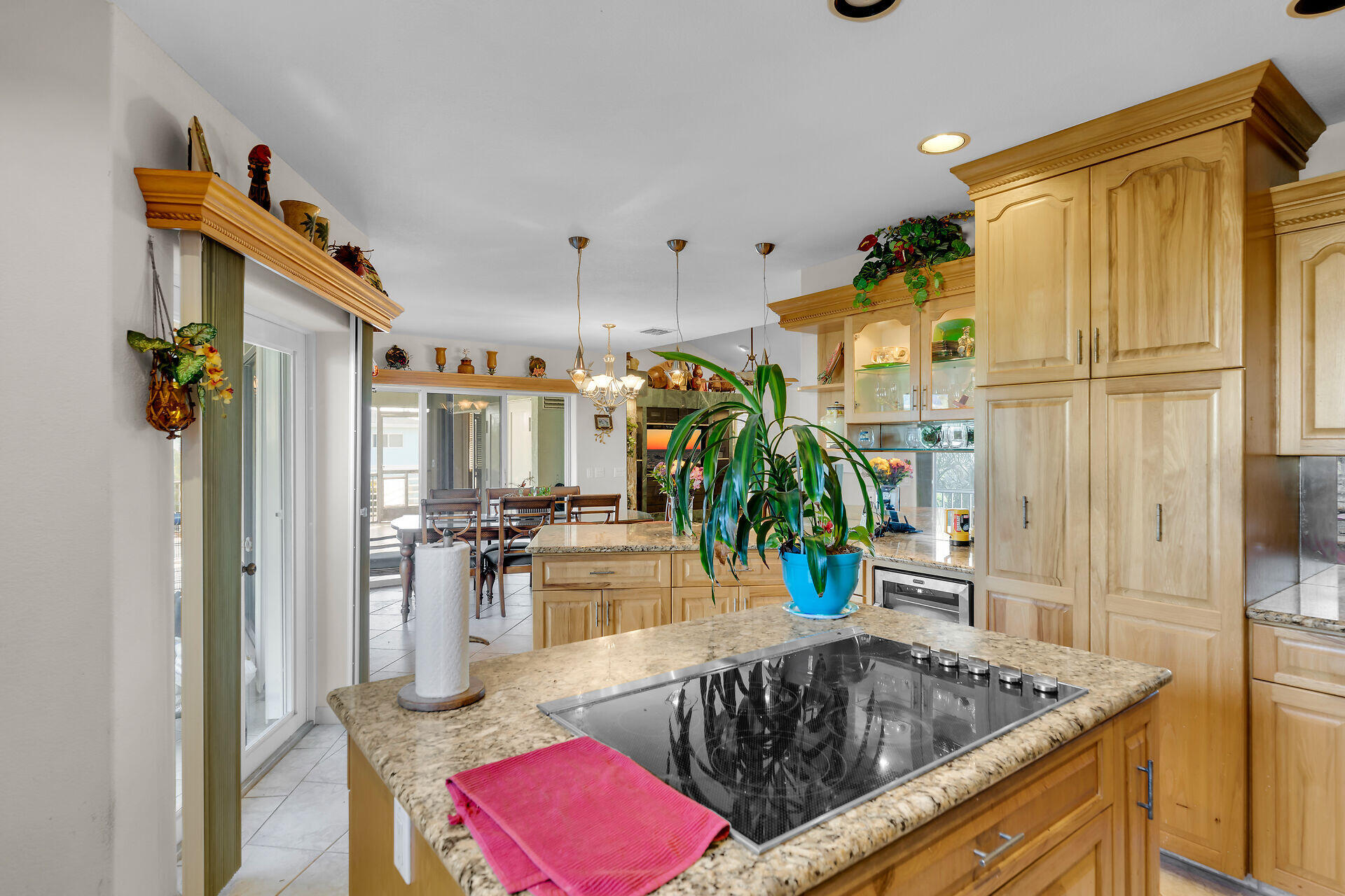 9960 Aviation Boulevard Property Photo 14