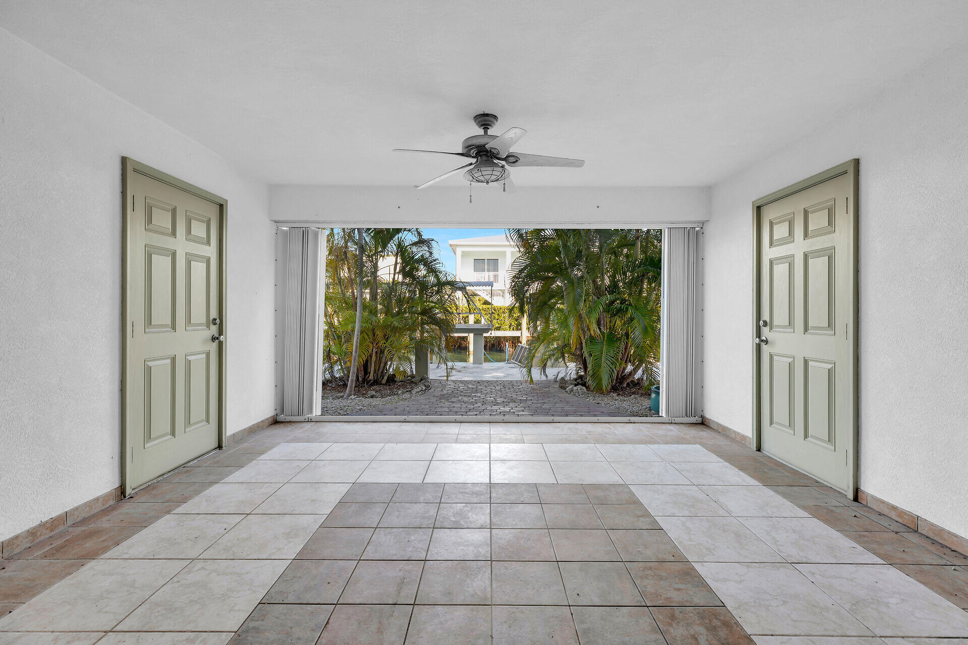 9960 Aviation Boulevard Property Photo 38