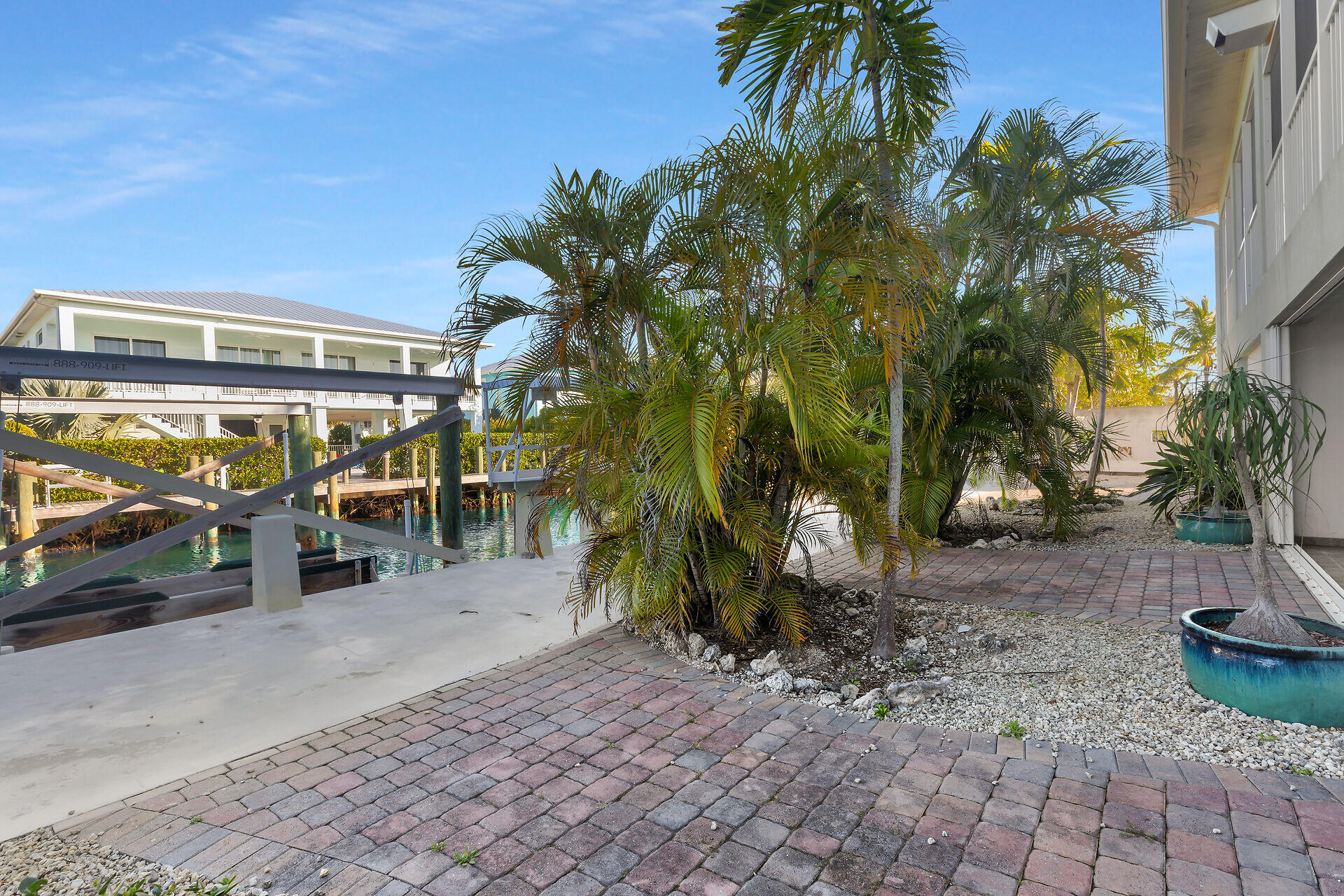 9960 Aviation Boulevard Property Photo 44