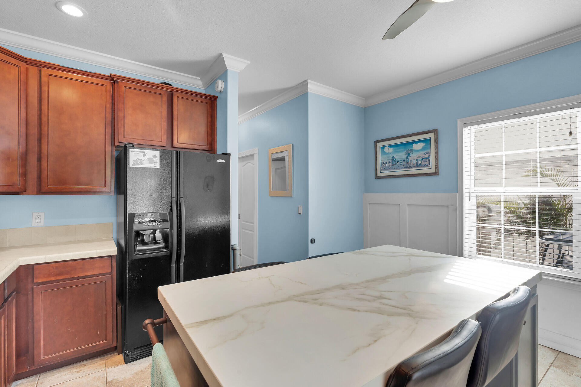 2420 Patterson Avenue, B Property Photo 11