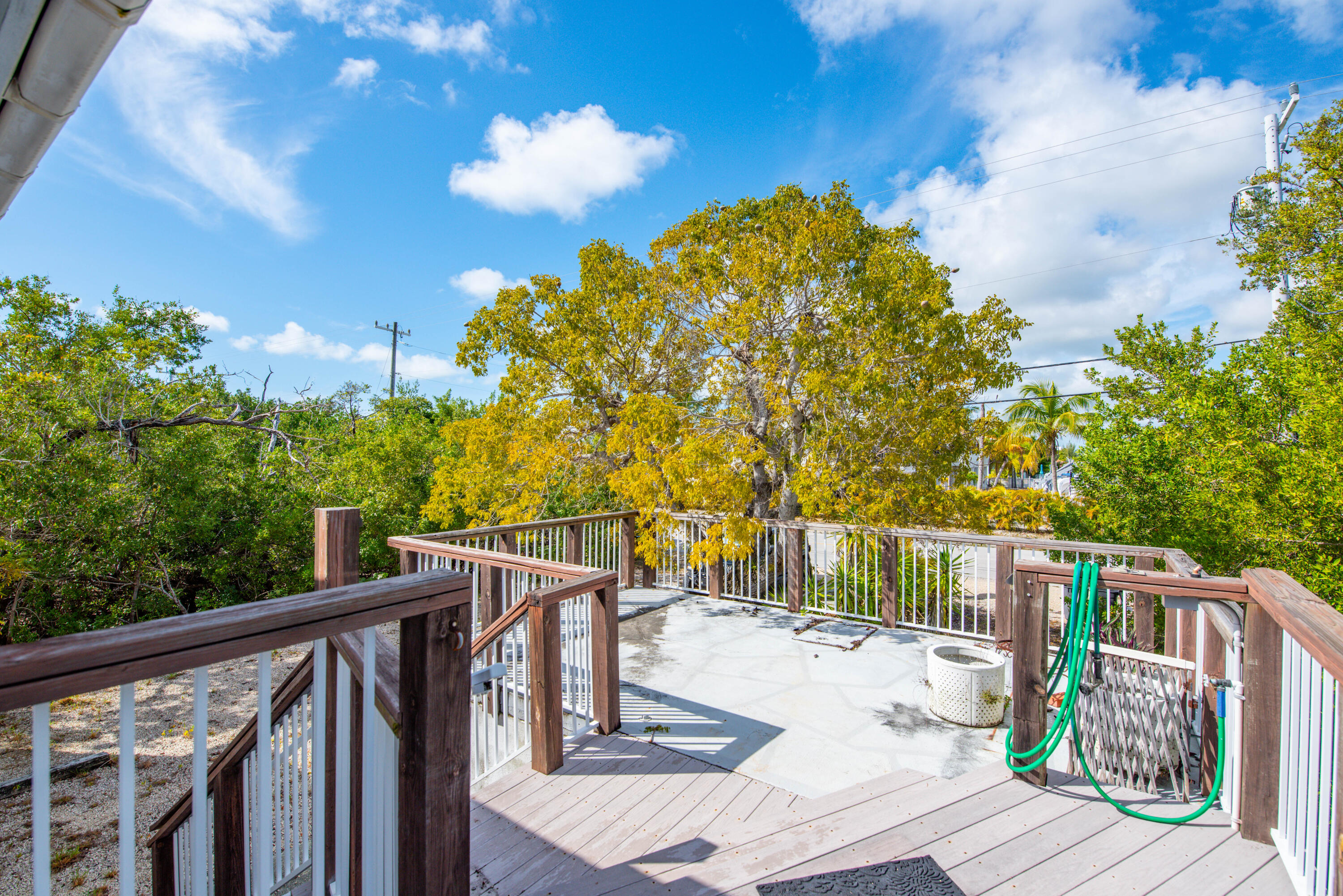 357 Ships Way Property Photo 16