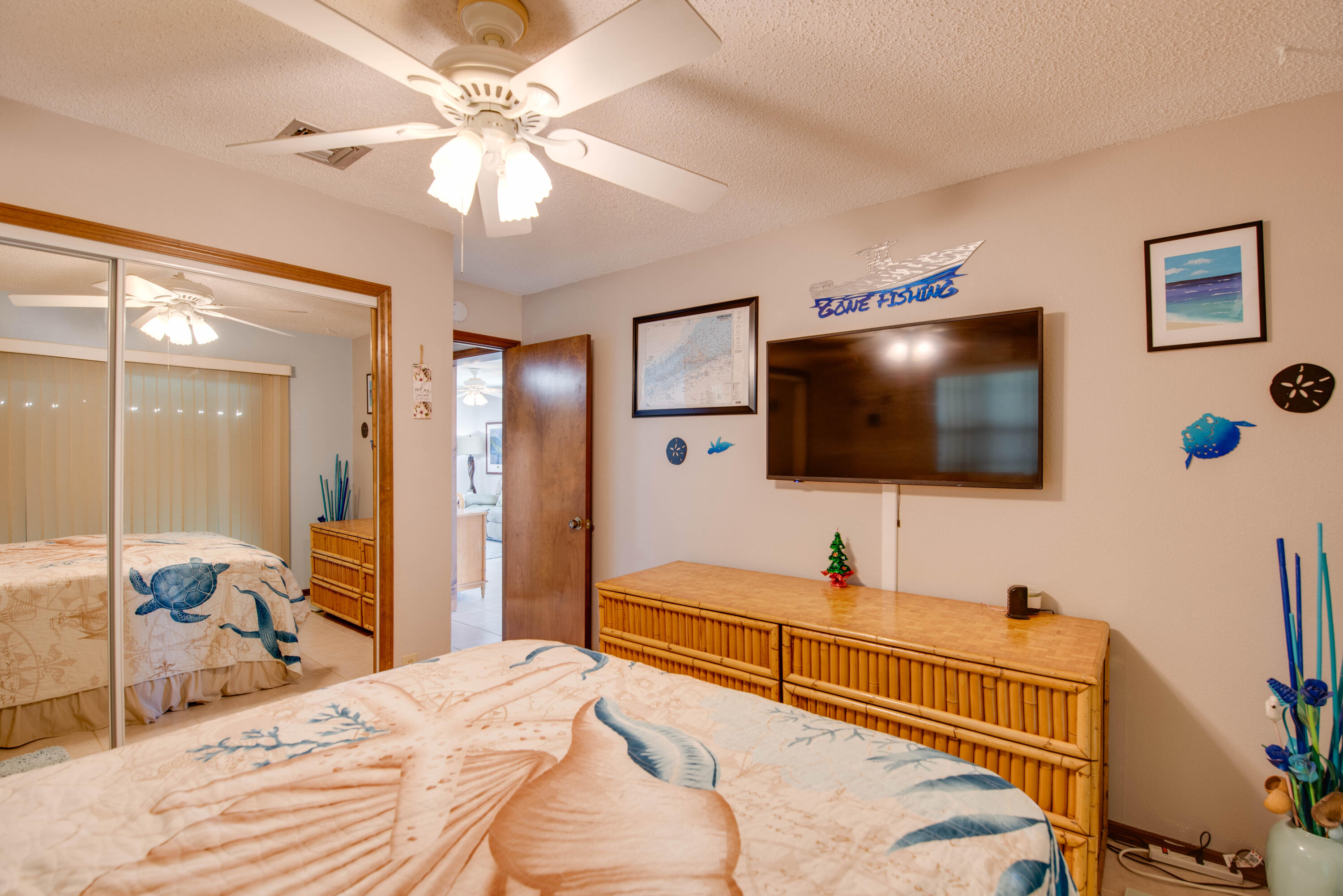 575 E Caribbean Drive Property Photo 11