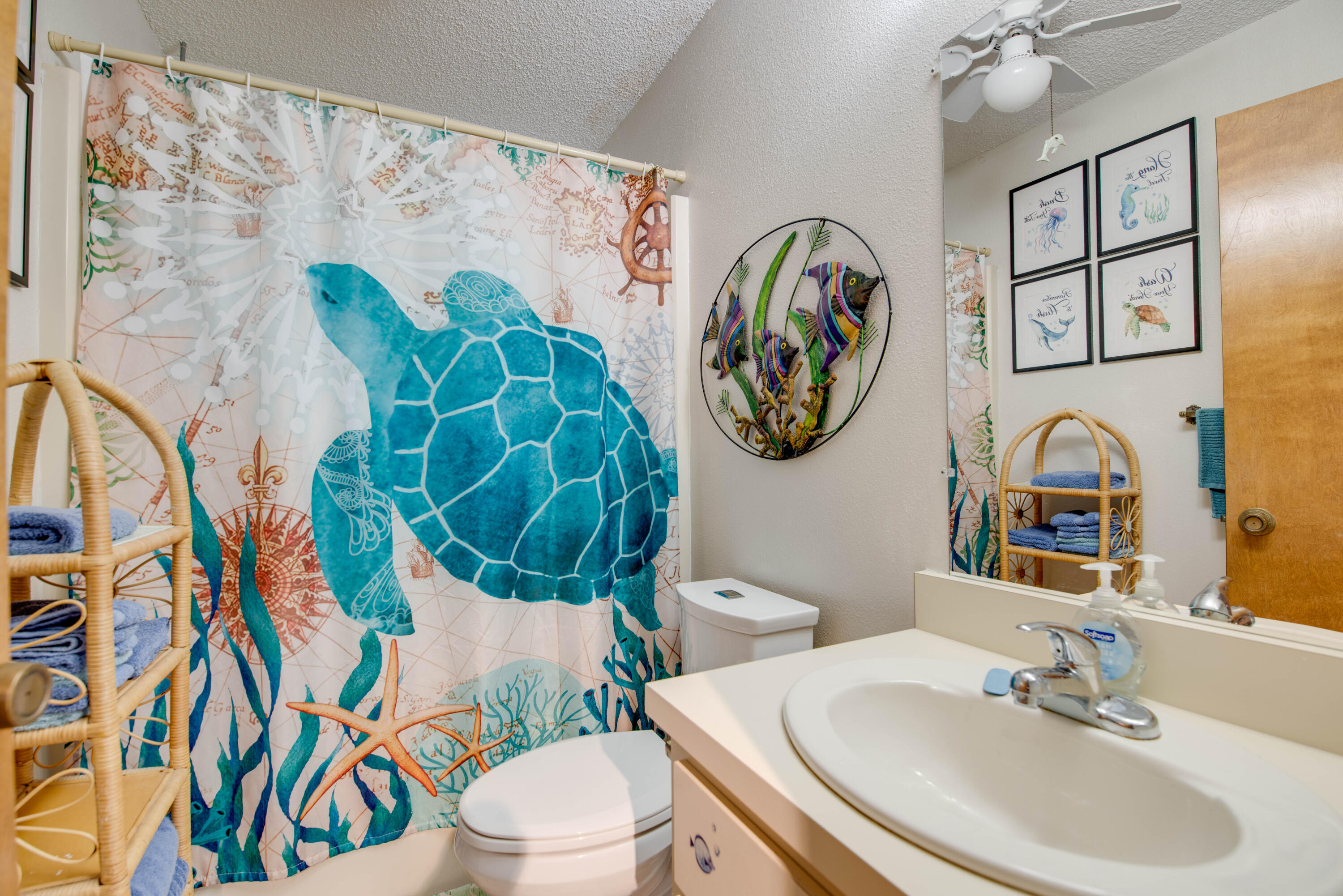 575 E Caribbean Drive Property Photo 12