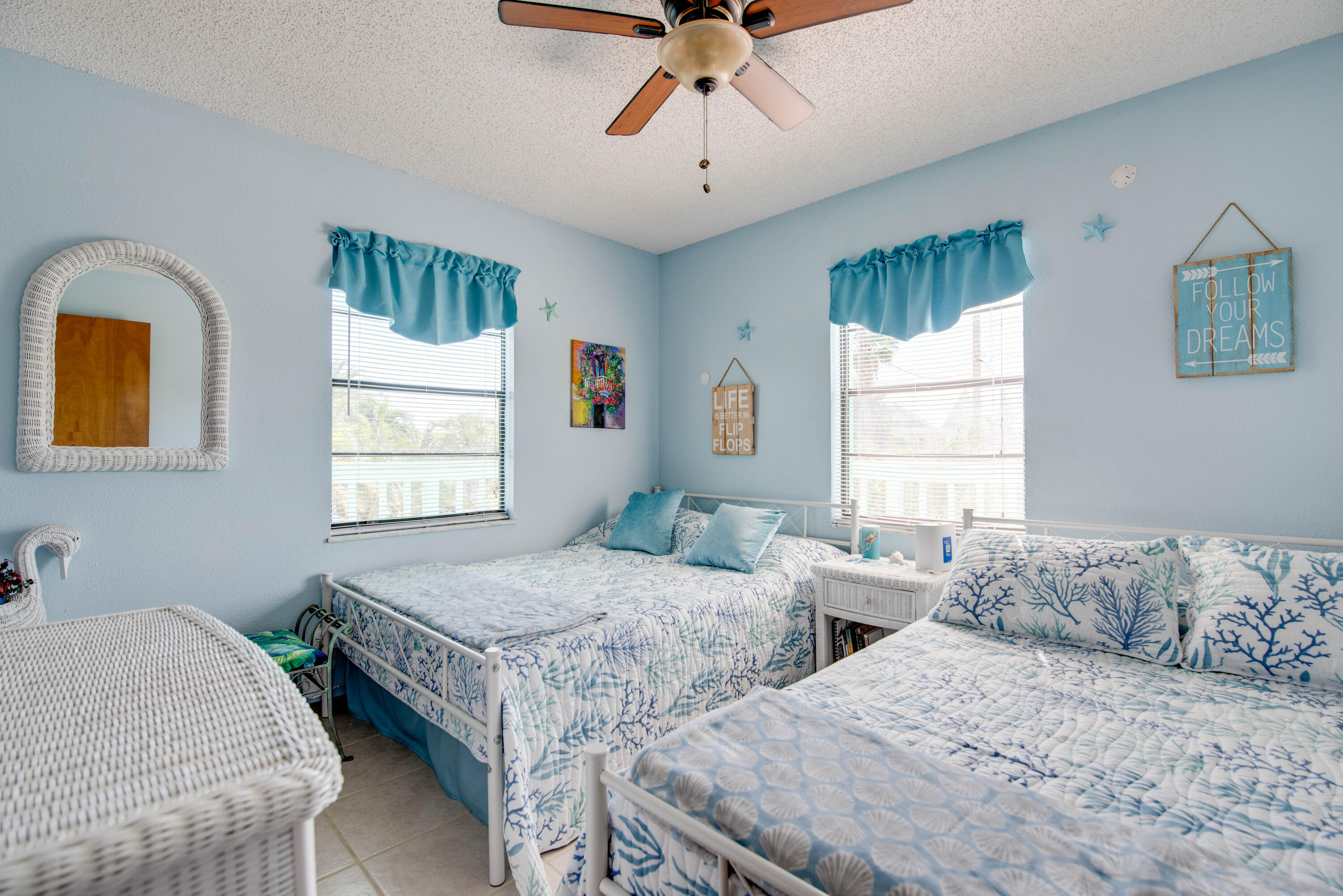 575 E Caribbean Drive Property Photo 13