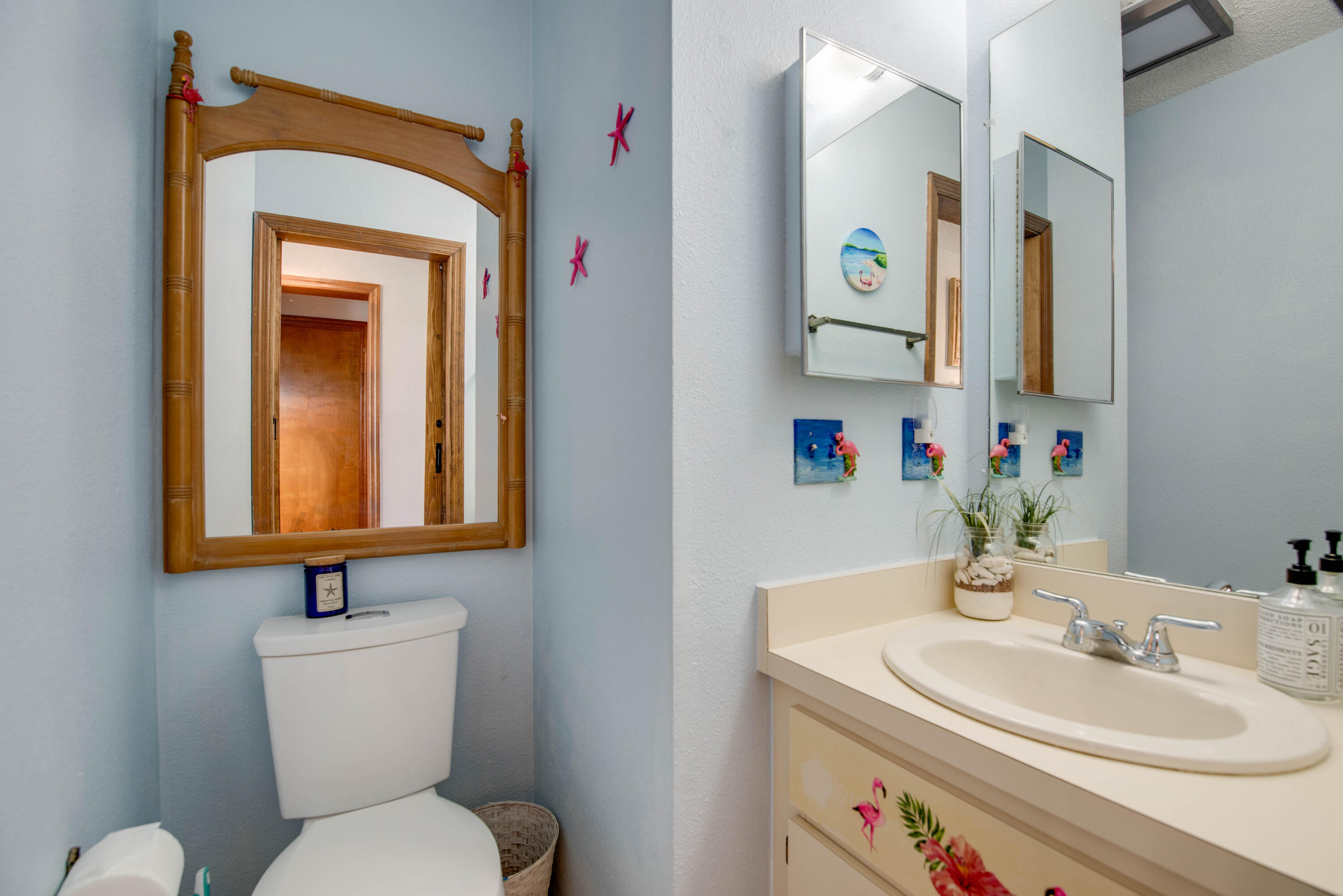 575 E Caribbean Drive Property Photo 14