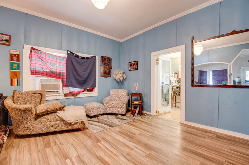 1327 Duncan Street Property Photo 11