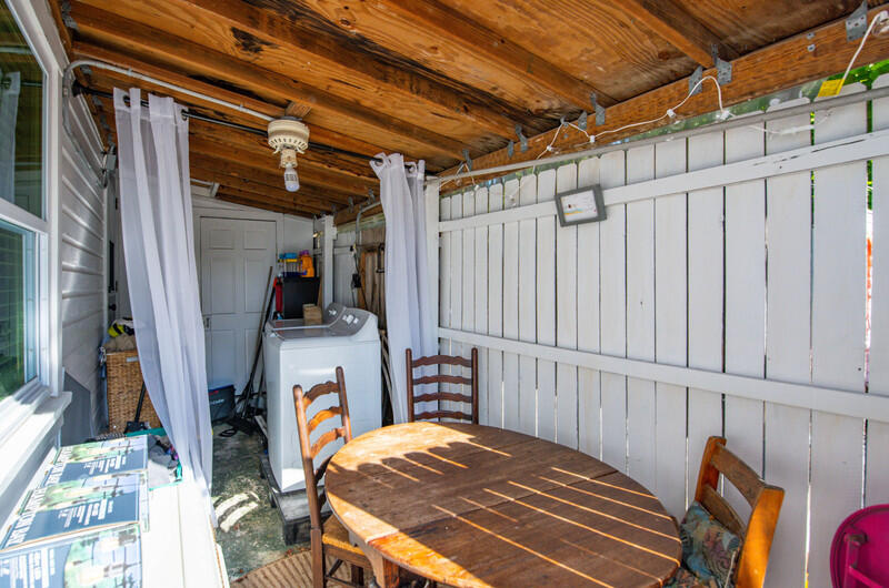 1327 Duncan Street Property Photo 28