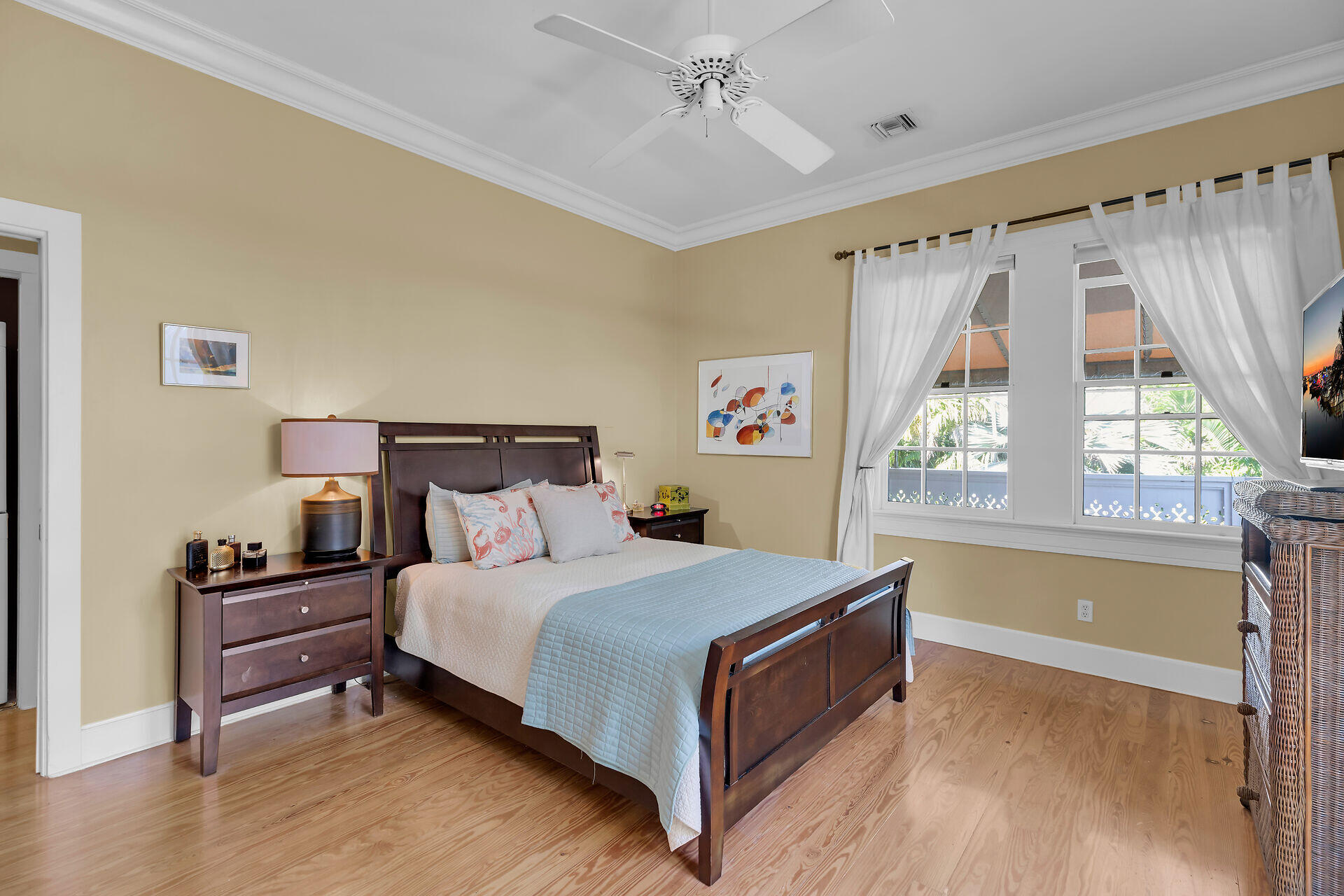 1005 United Street, B Property Photo 13