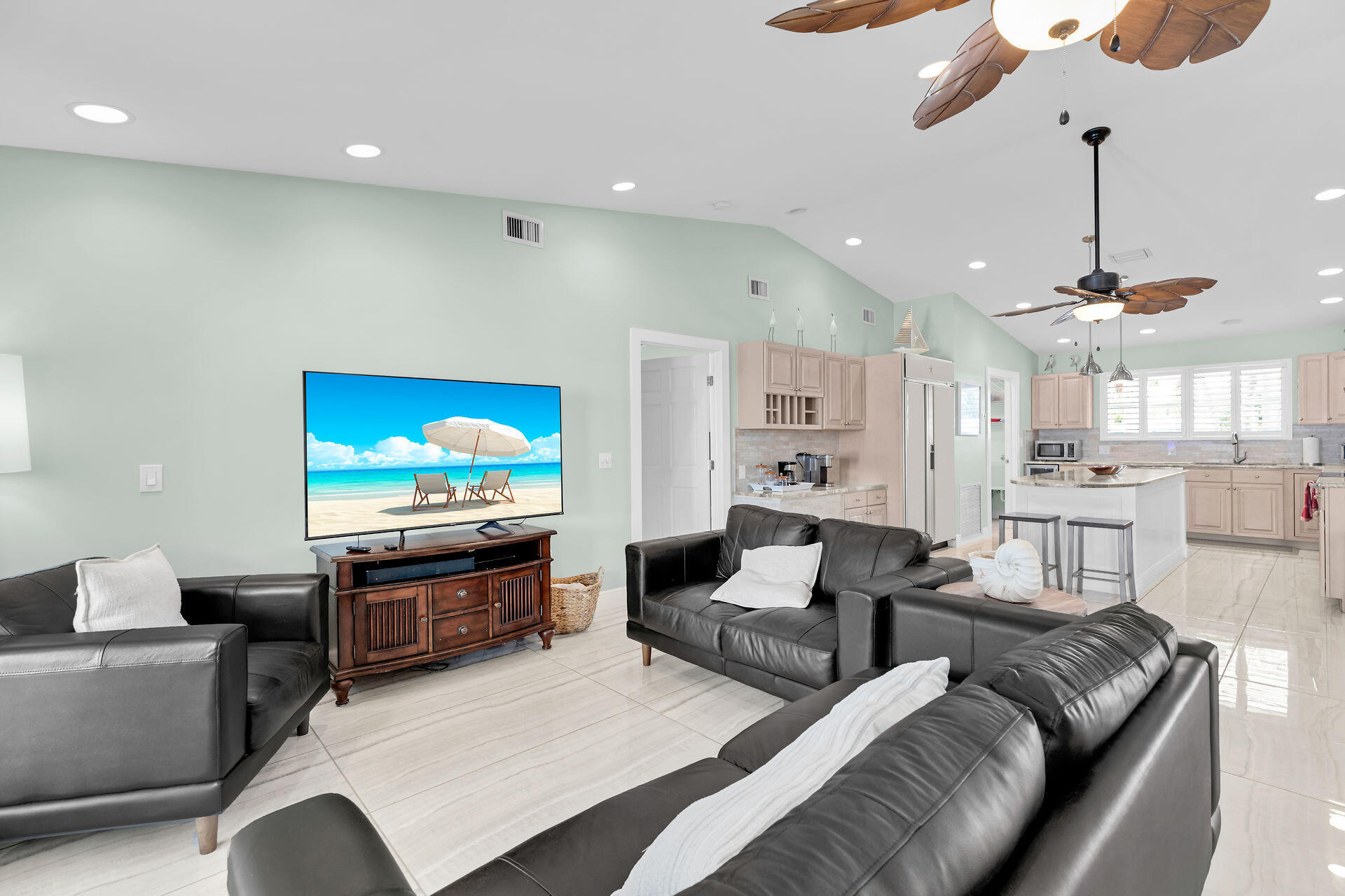 150 10th Street Property Photo 8