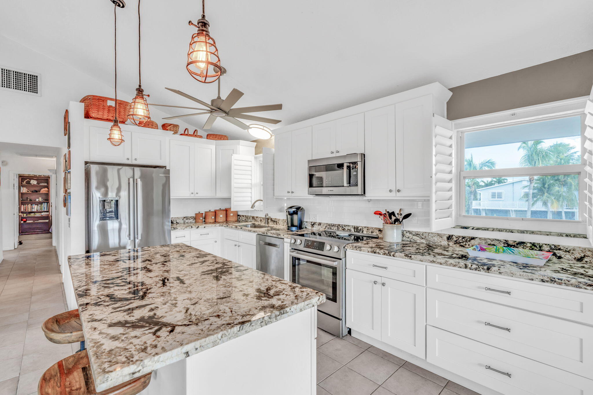 27426 Martinique Lane Property Photo 4