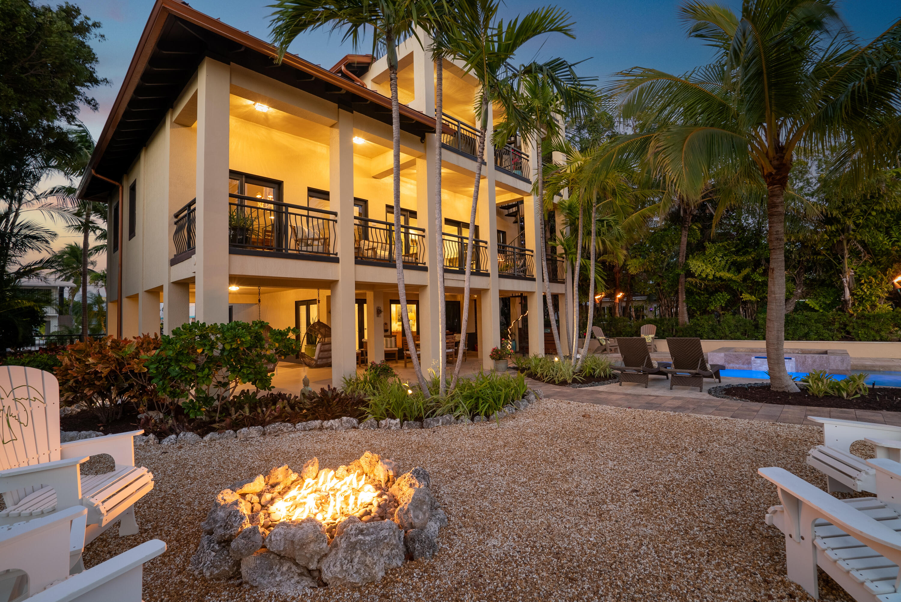 130 Harbor Drive Property Photo 4
