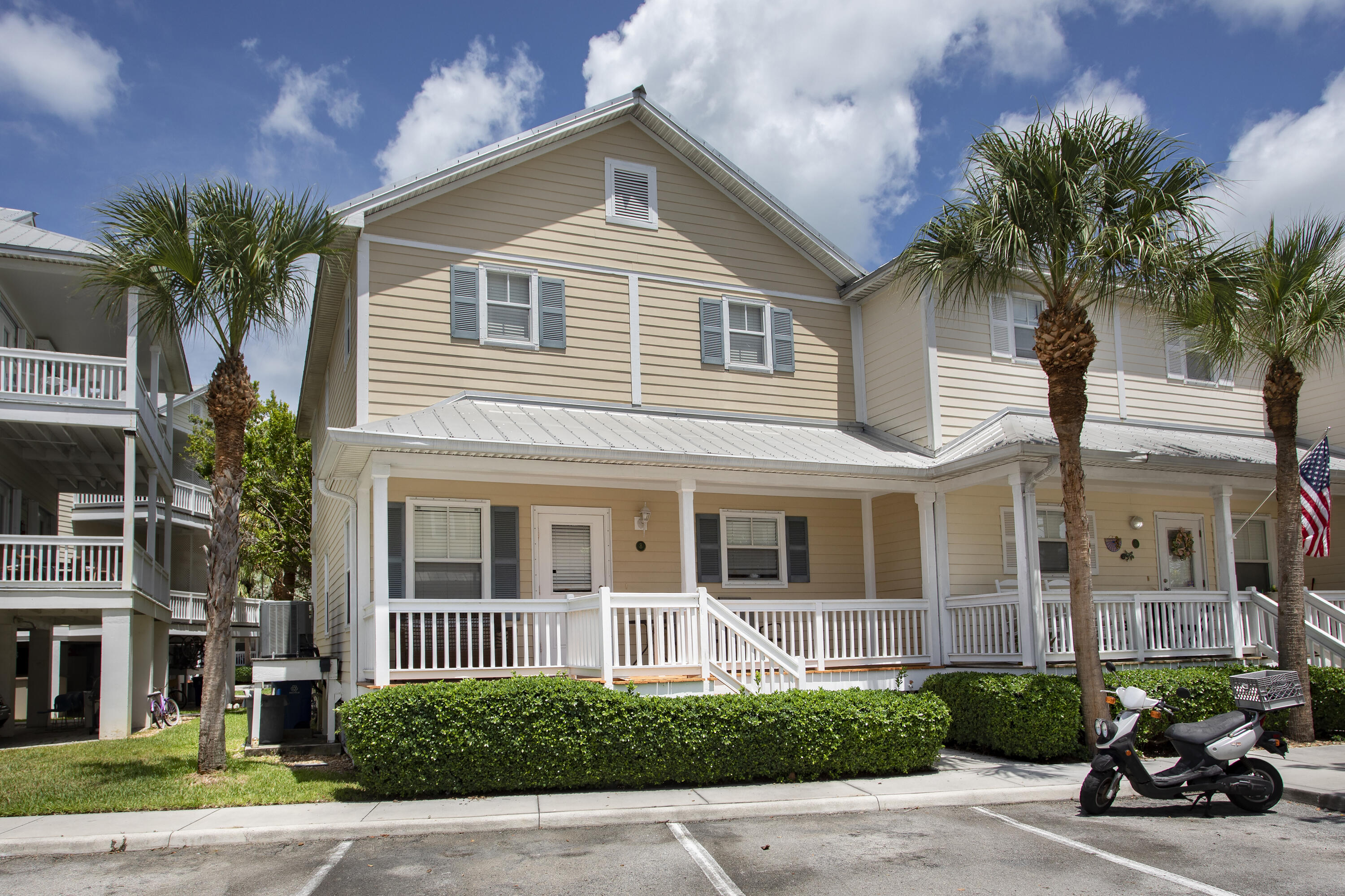 8 Coral Way Property Photo 1