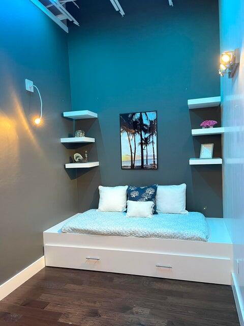 1114 White Street Property Photo 10
