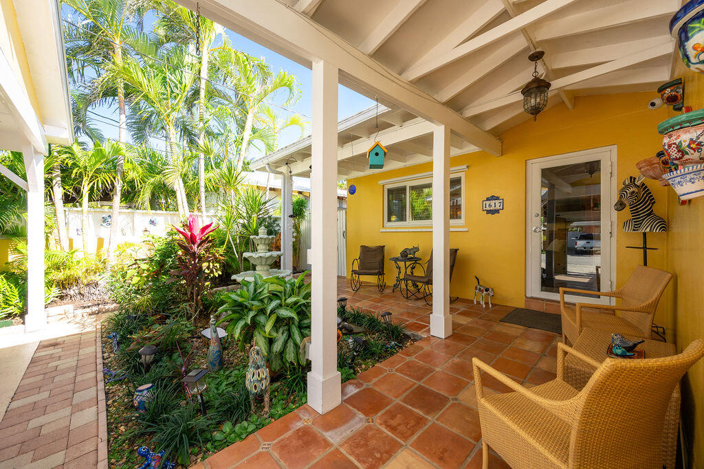 1617 Jamaica Drive Property Photo 1