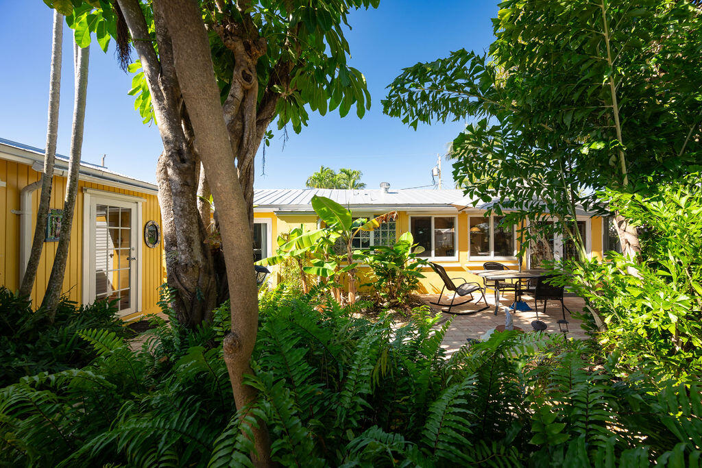 1617 Jamaica Drive Property Photo 4