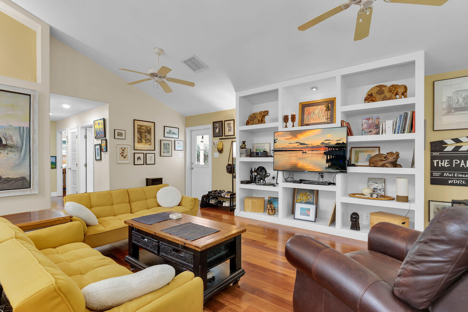 260 3rd Street Property Photo 12