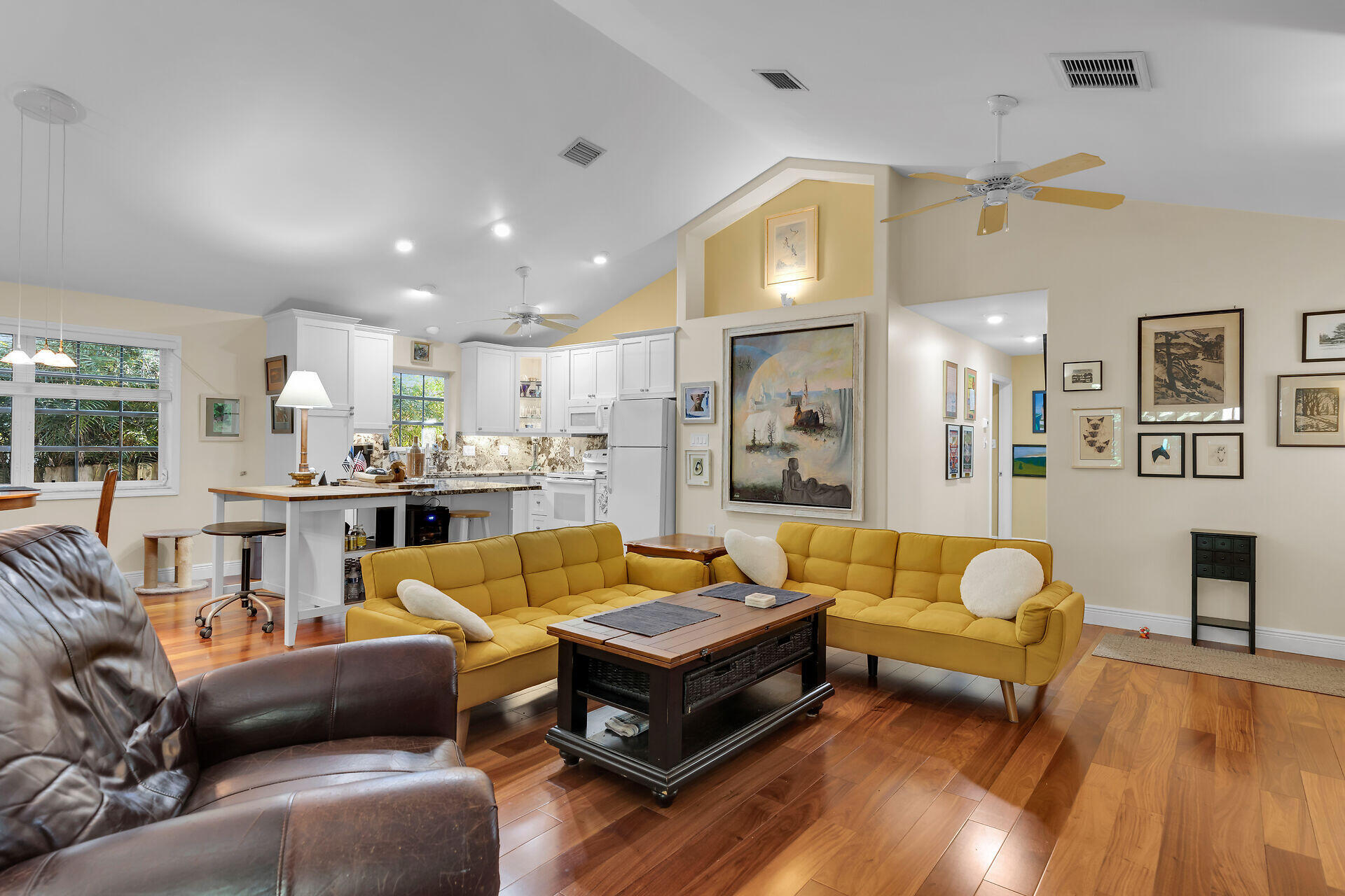 260 3rd Street Property Photo 13