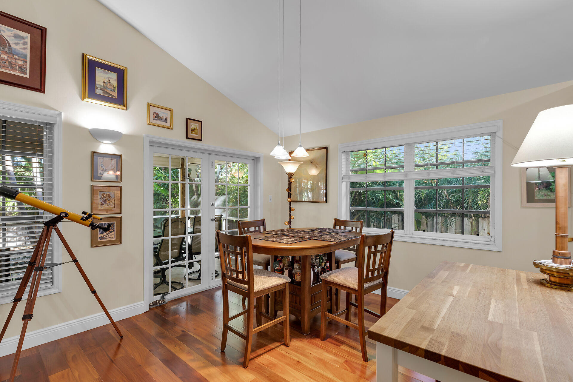 260 3rd Street Property Photo 16