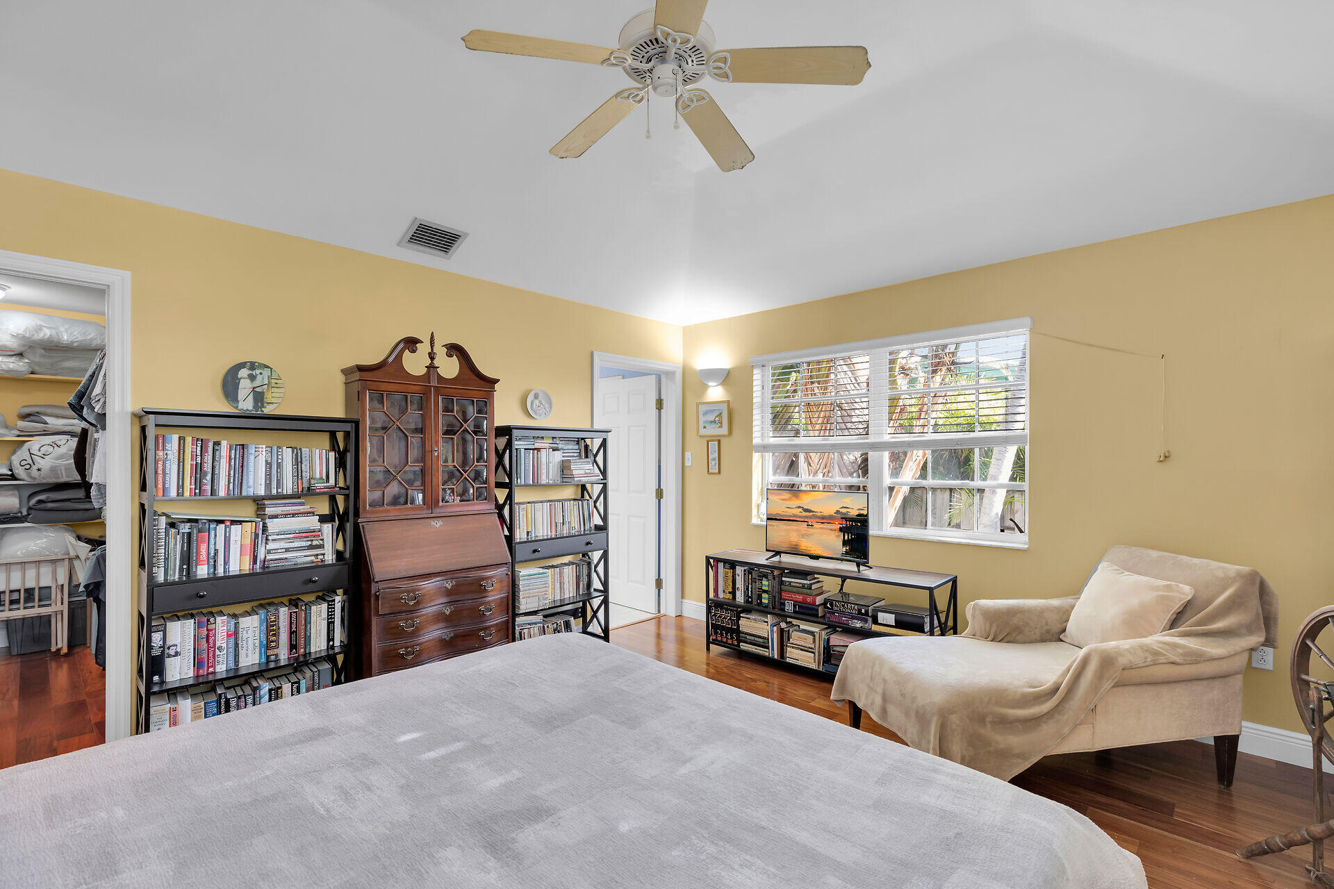 260 3rd Street Property Photo 22