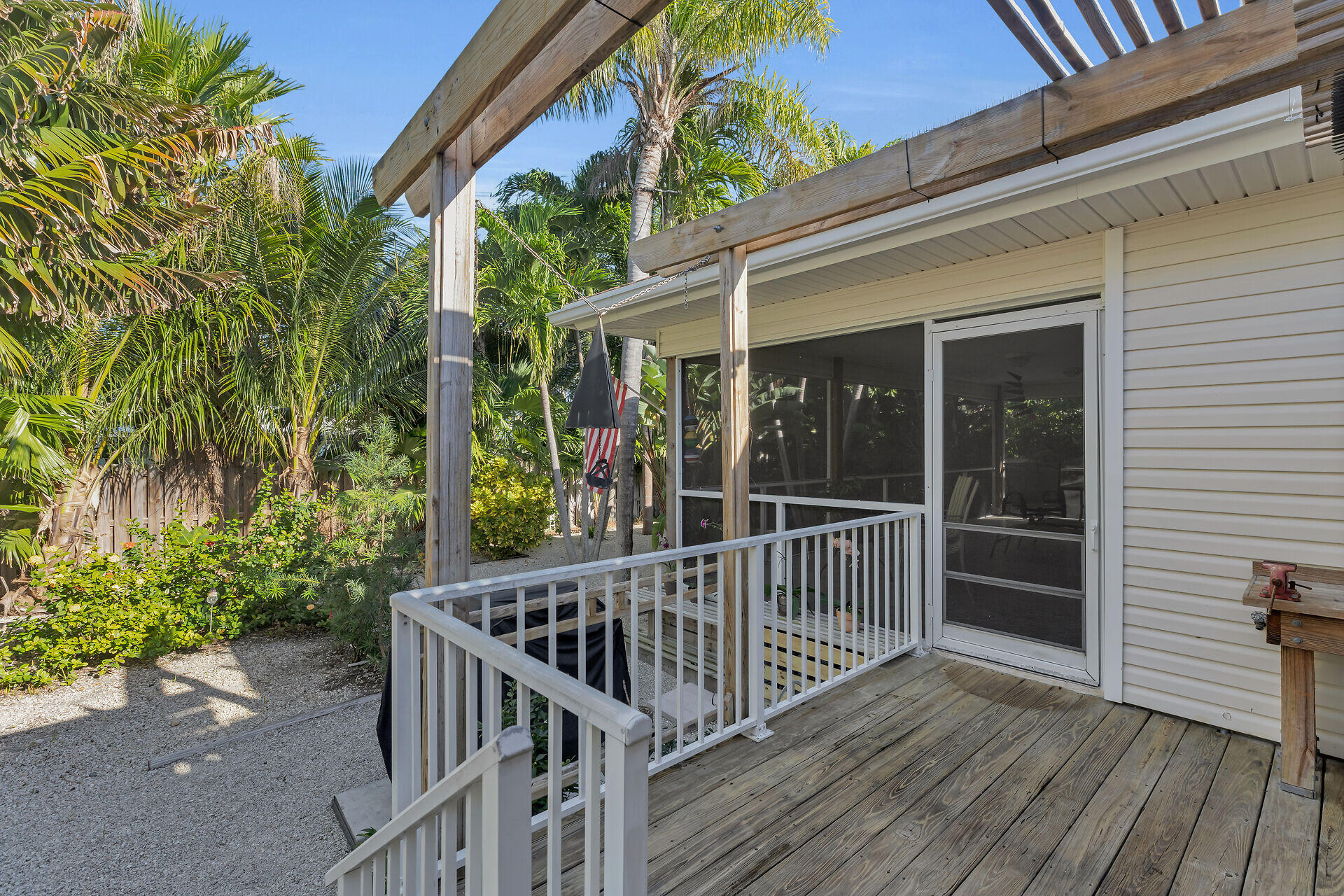 260 3rd Street Property Photo 36