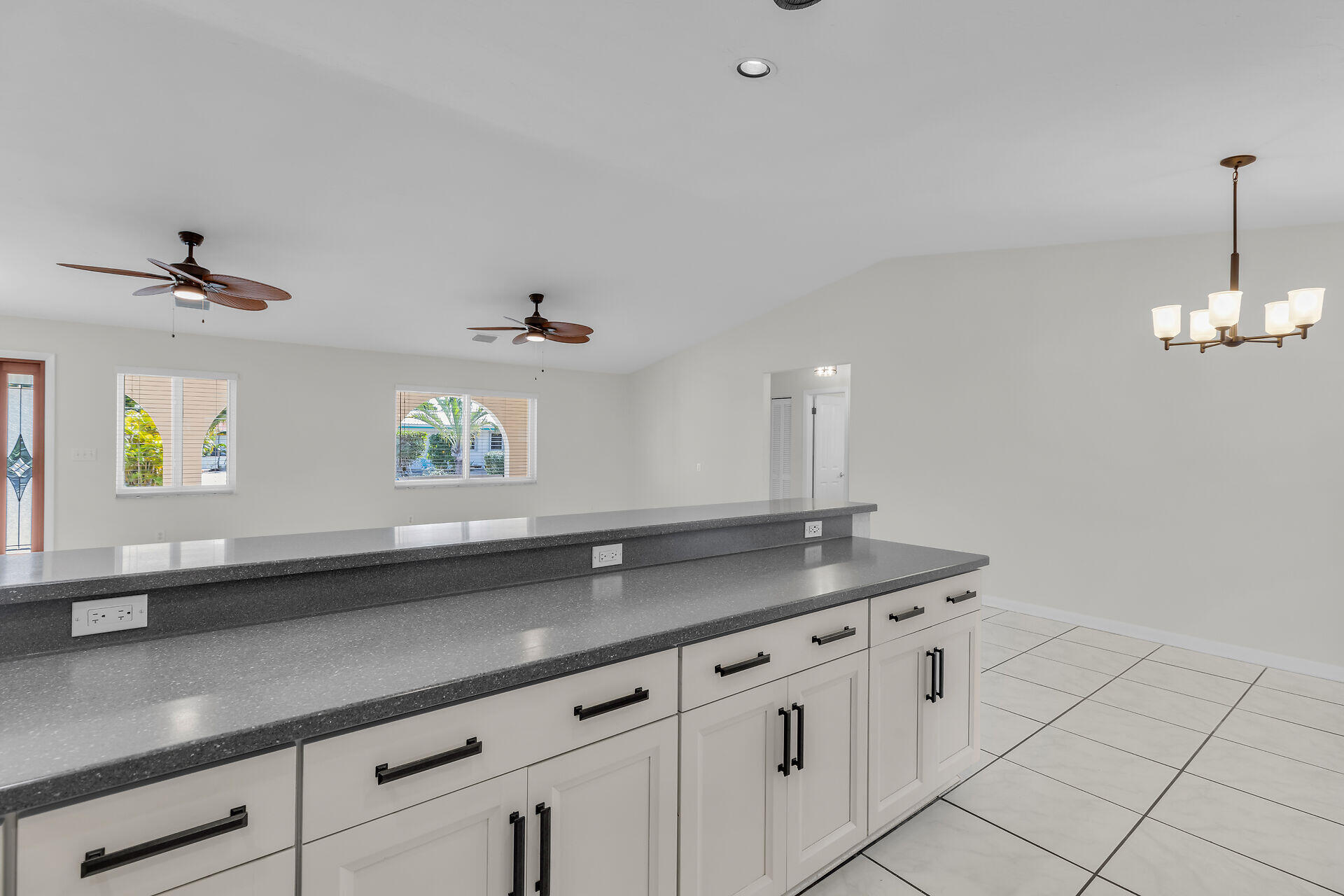 20841 W 8th Avenue Property Photo 10