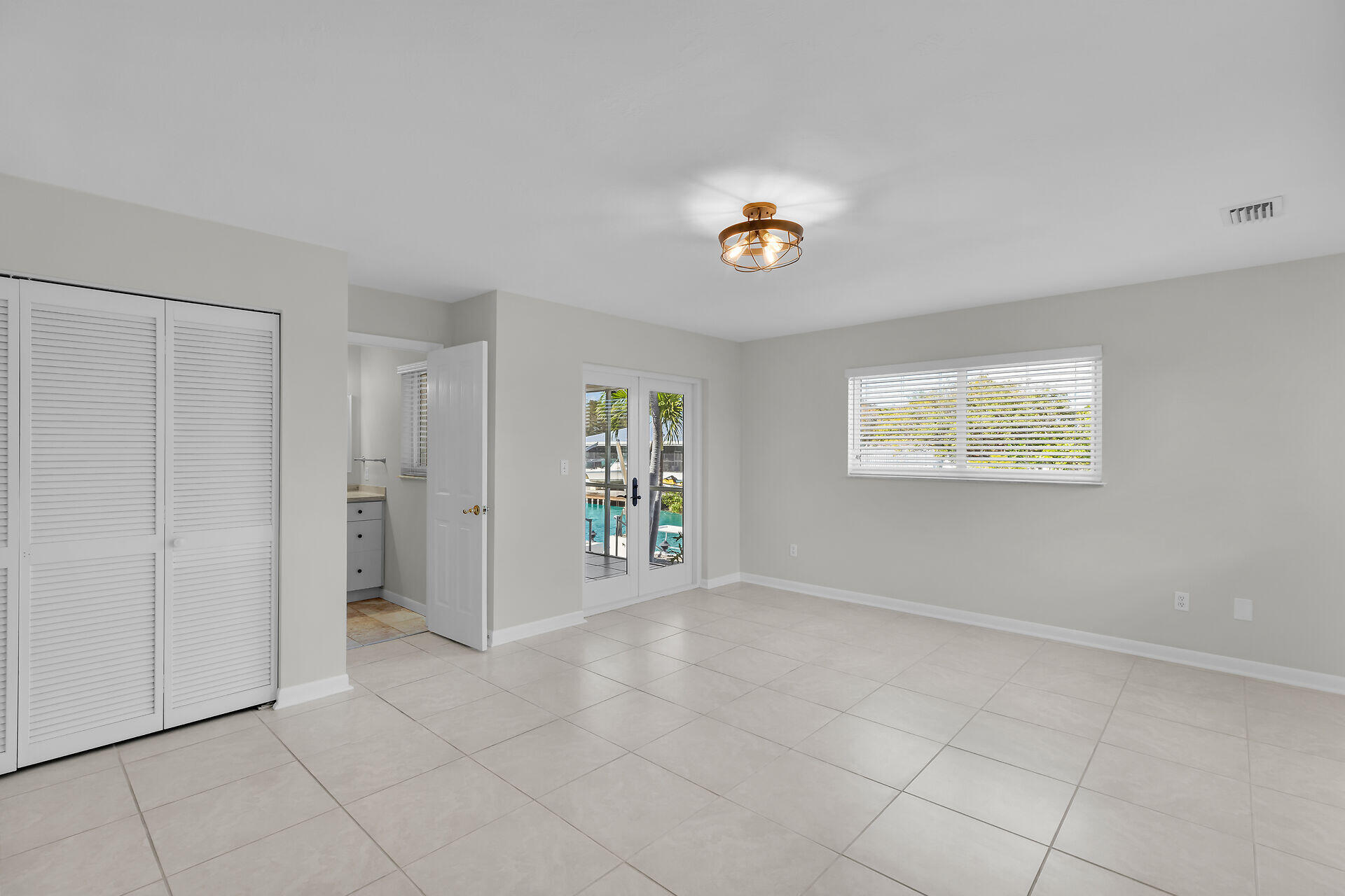 20841 W 8th Avenue Property Photo 11