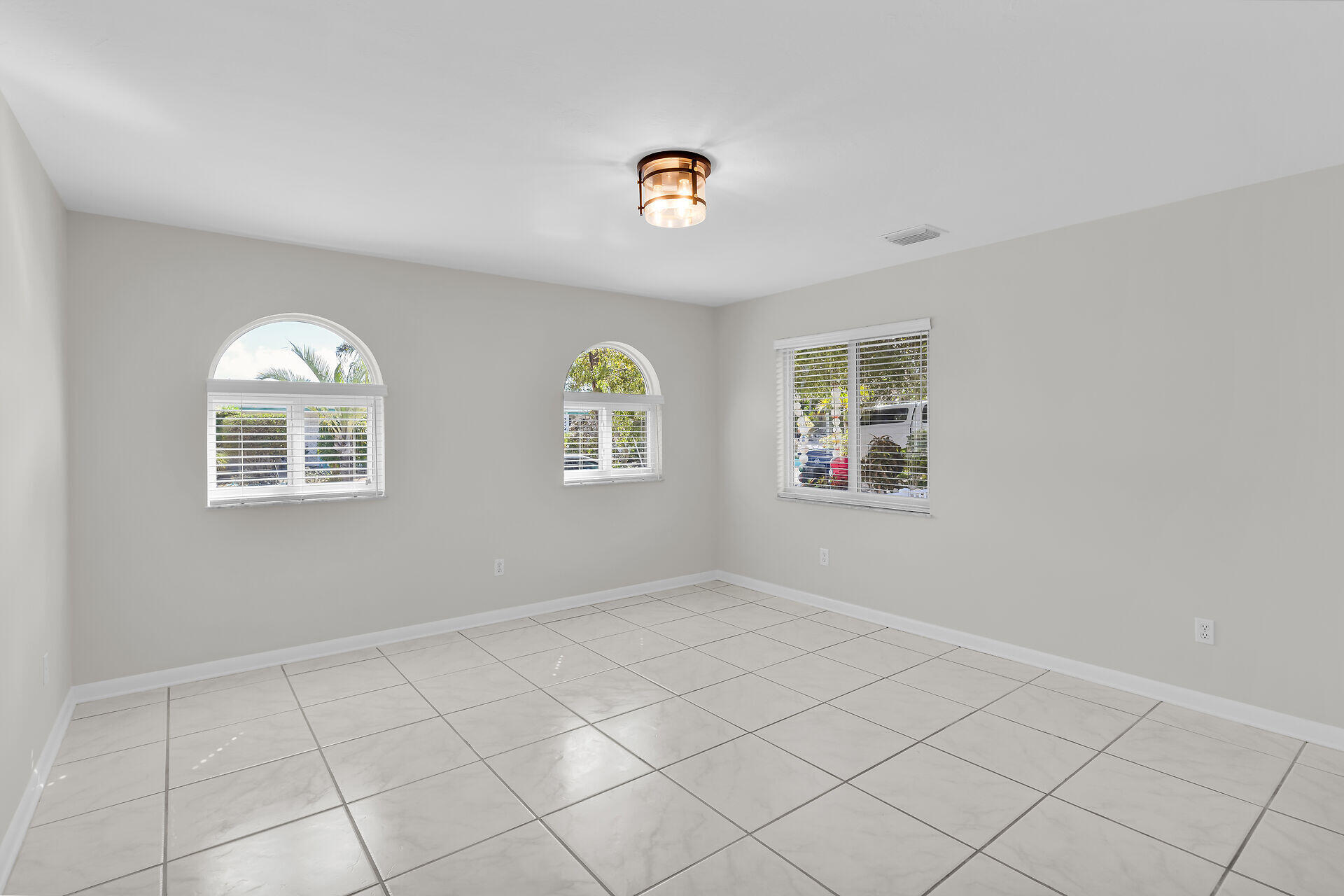 20841 W 8th Avenue Property Photo 15