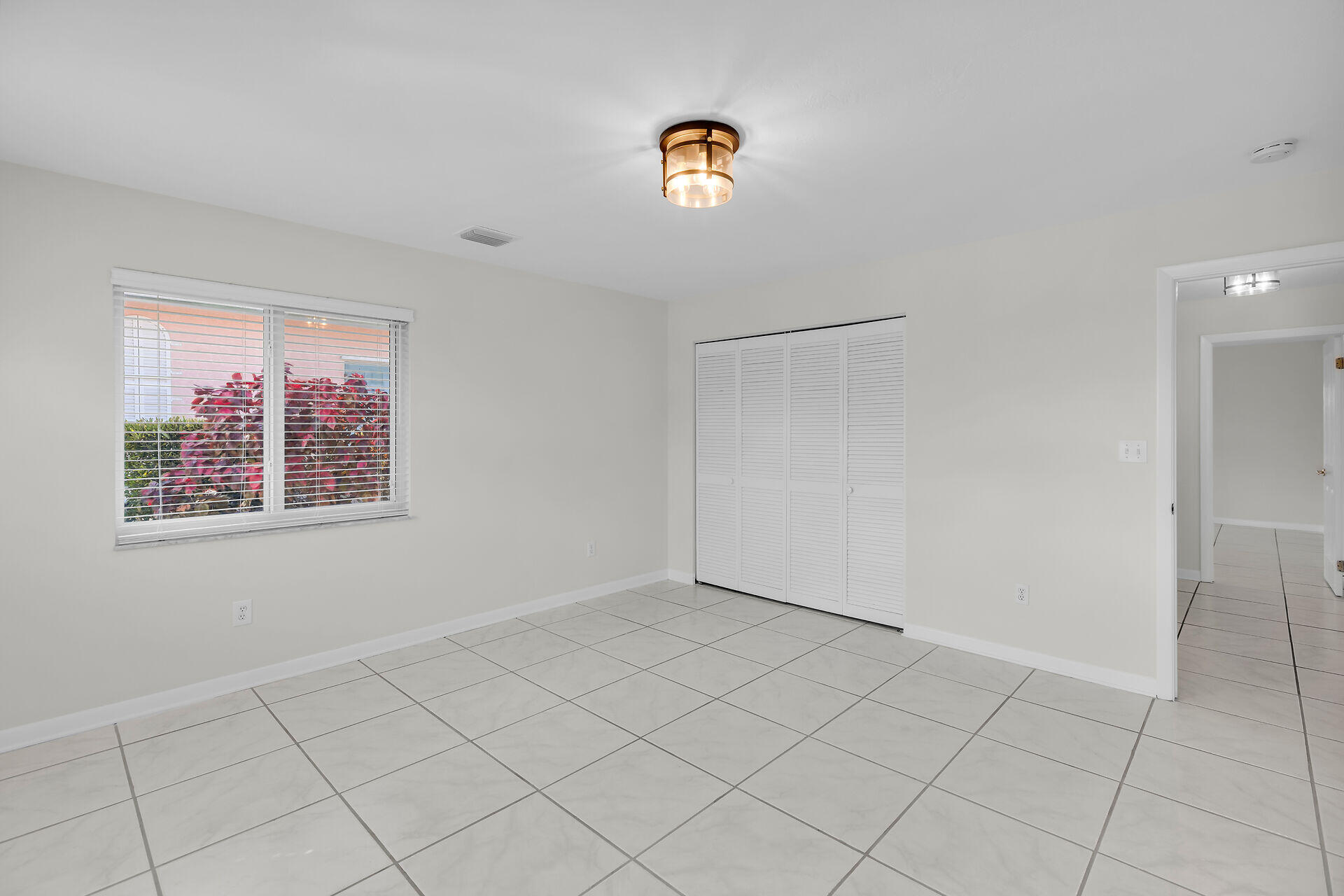 20841 W 8th Avenue Property Photo 16