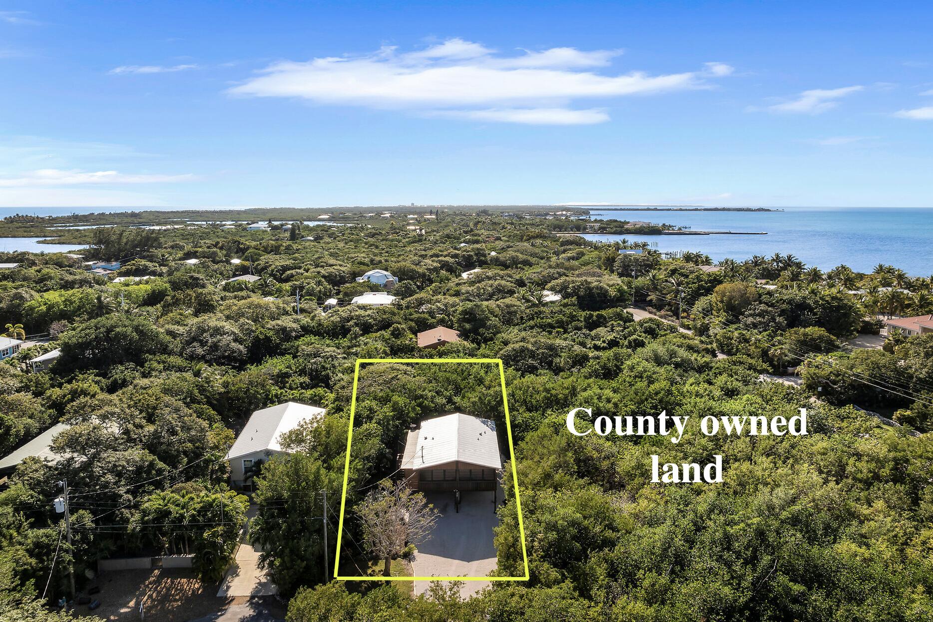 370 Cocoanut Avenue Property Photo 2