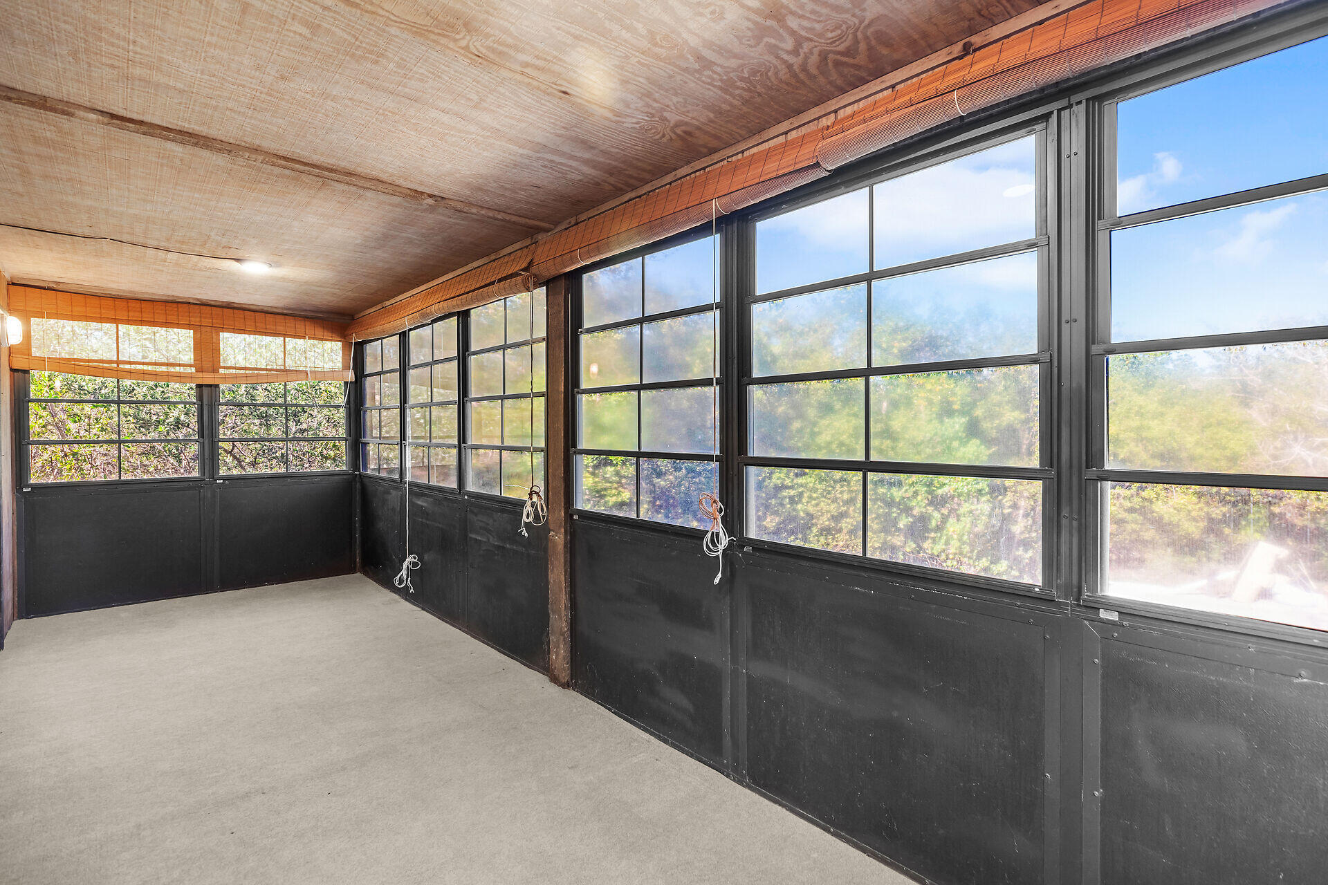 370 Cocoanut Avenue Property Photo 9