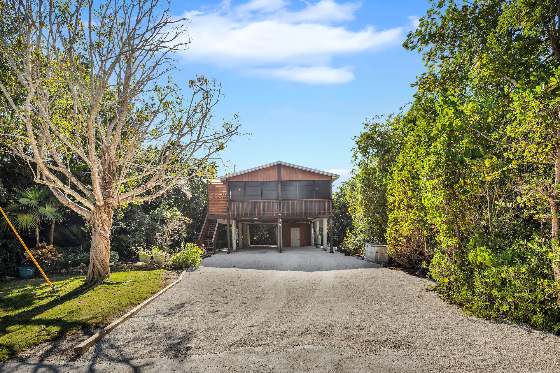 370 Cocoanut Avenue Property Photo 12