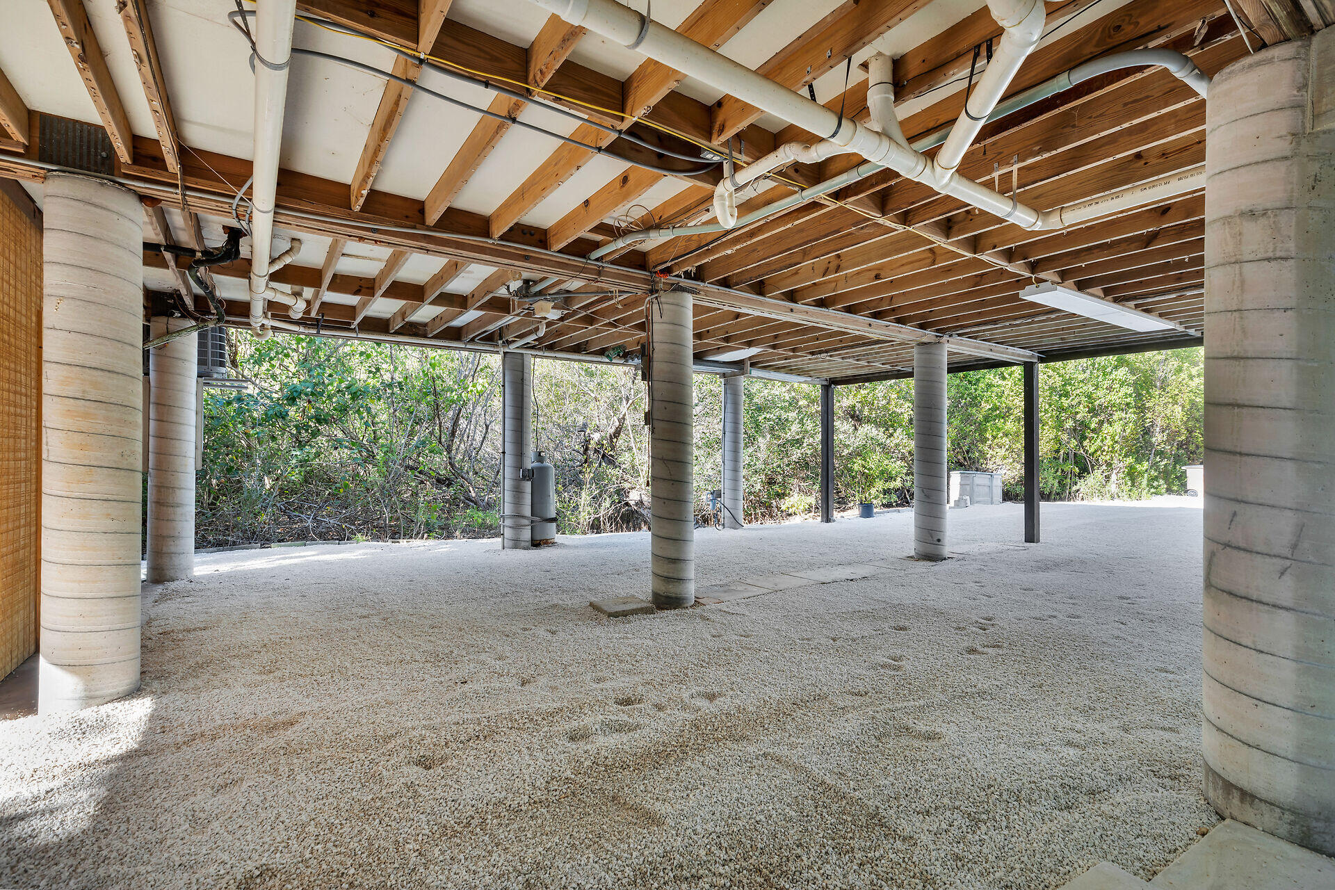 370 Cocoanut Avenue Property Photo 13